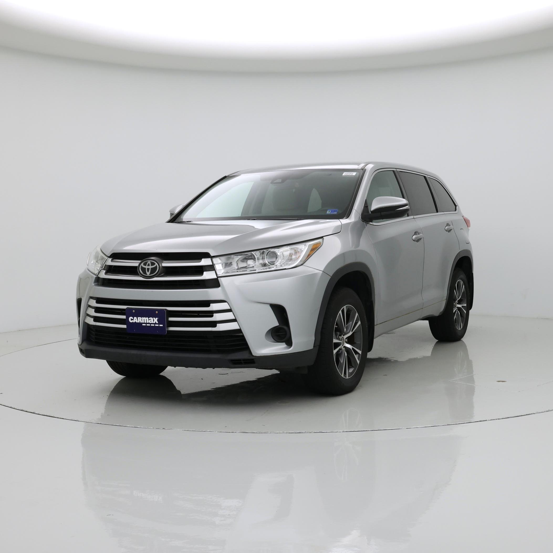 Thumbnail: 2017 Toyota Highlander - 4
