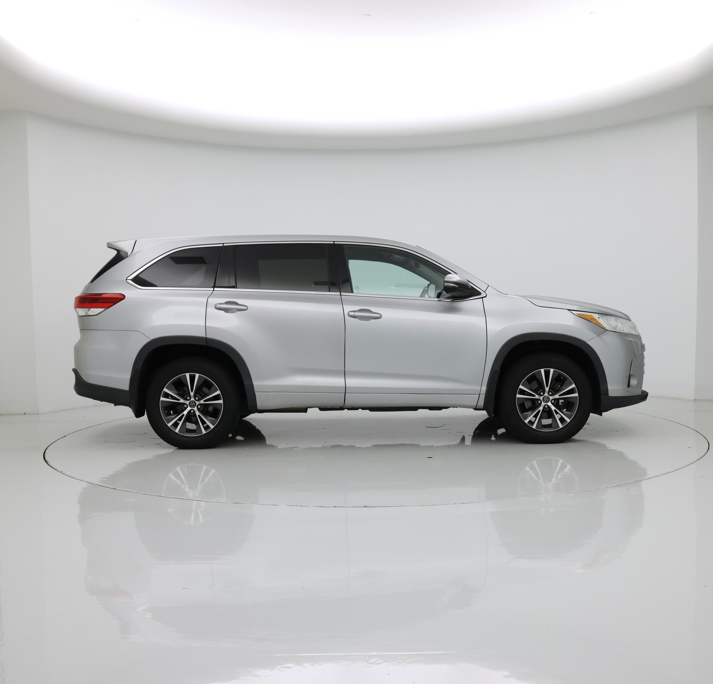 Thumbnail: 2017 Toyota Highlander - 7