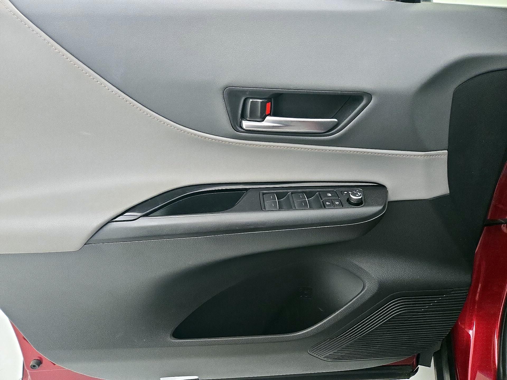 Thumbnail: 2021 Toyota Venza - 12