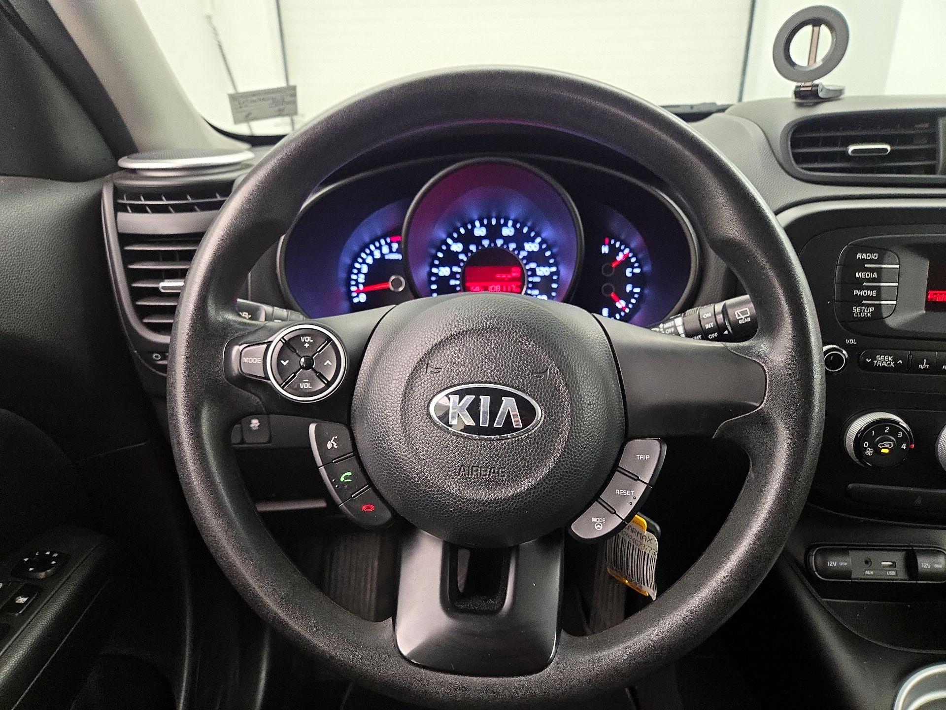 Thumbnail: 2016 Kia Soul - 10