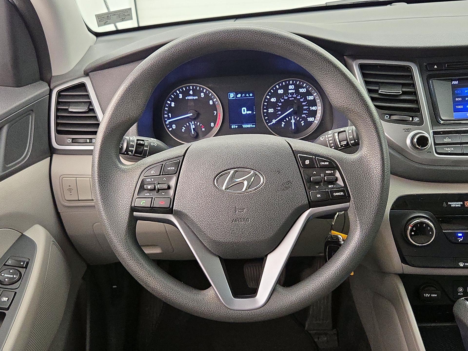 Thumbnail: 2016 Hyundai Tucson - 10