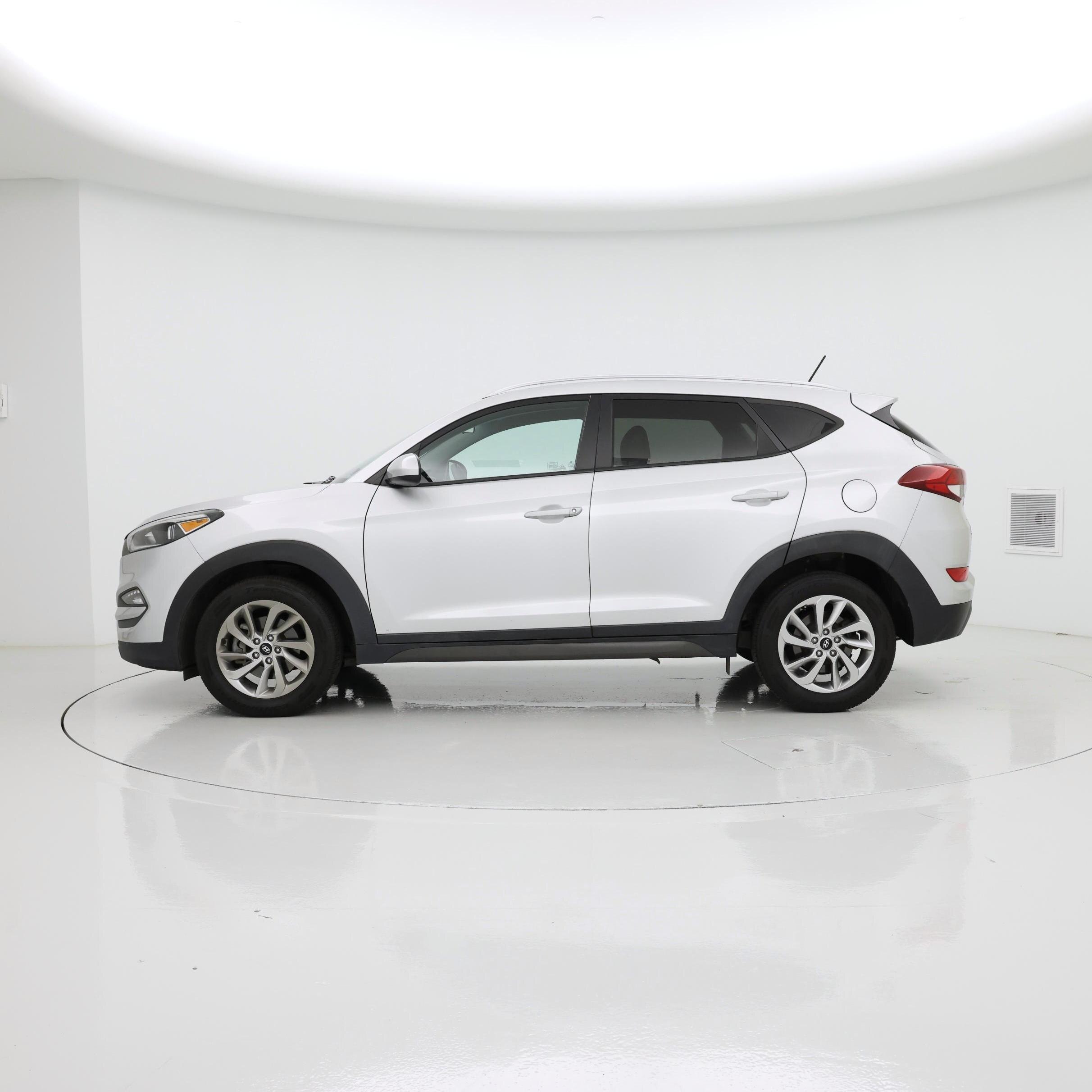 Thumbnail: 2016 Hyundai Tucson - 3
