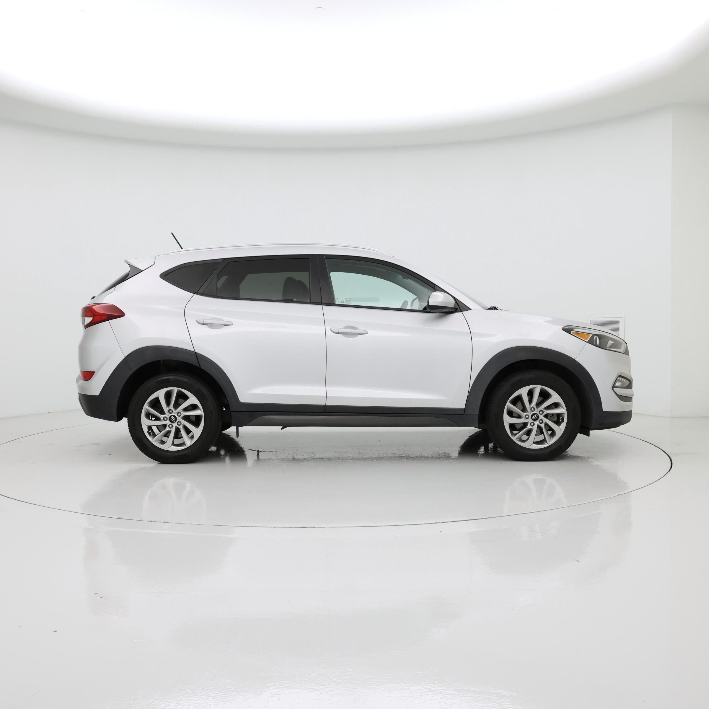 Thumbnail: 2016 Hyundai Tucson - 7