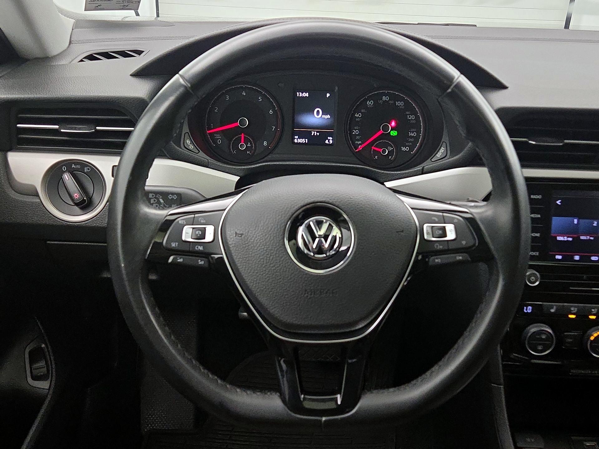 Thumbnail: 2020 Volkswagen Passat - 10