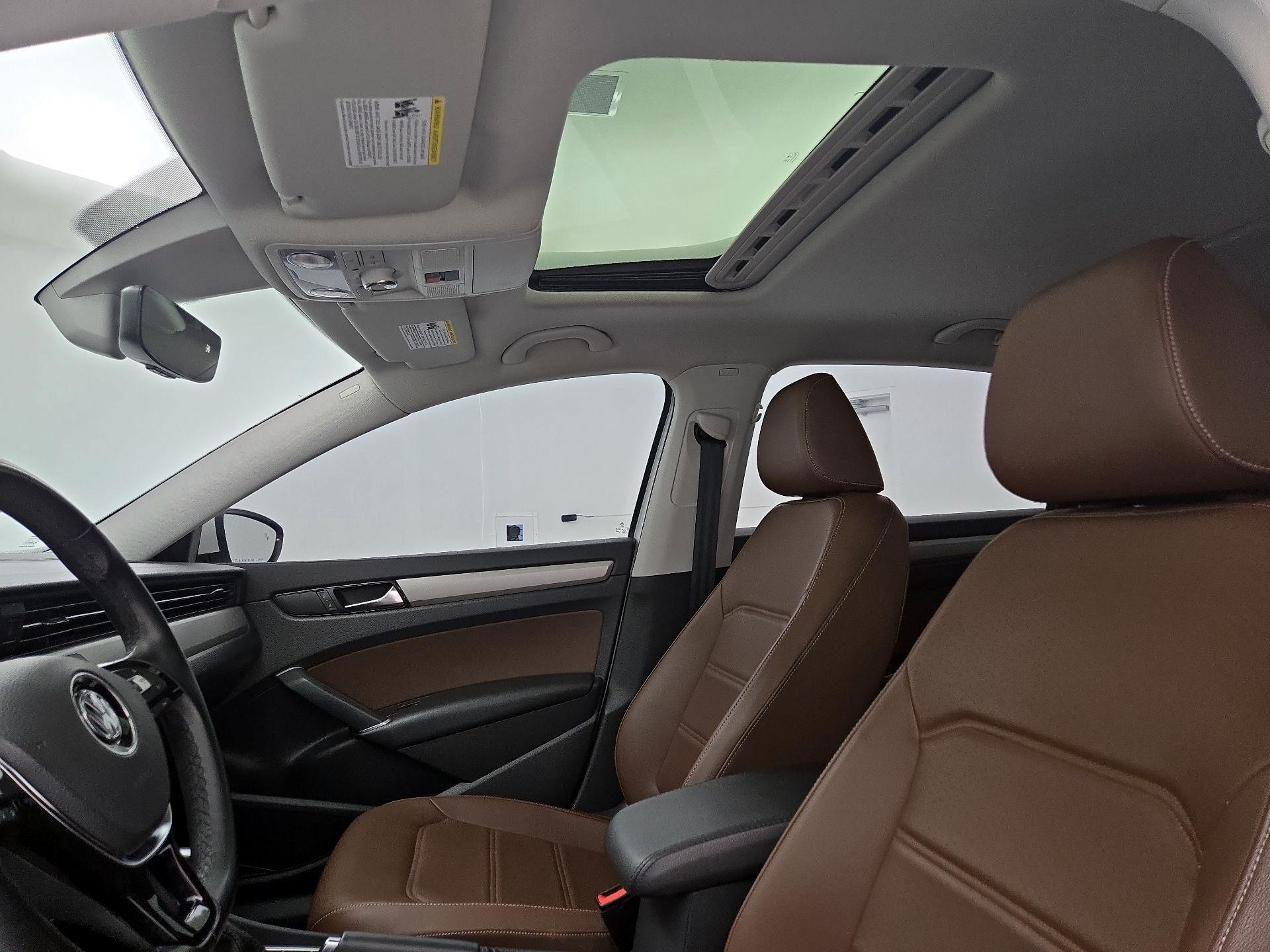 Thumbnail: 2020 Volkswagen Passat - 19