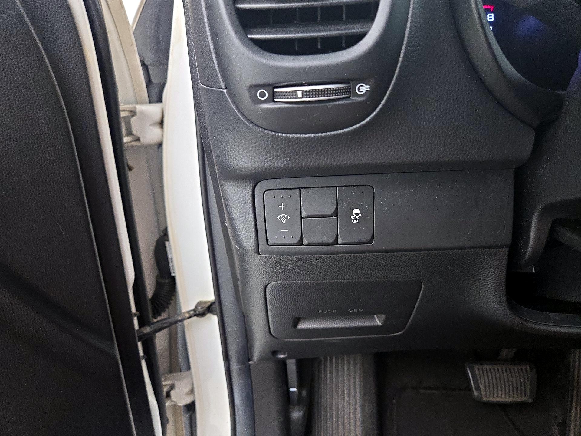 Thumbnail: 2018 Kia Soul - 13