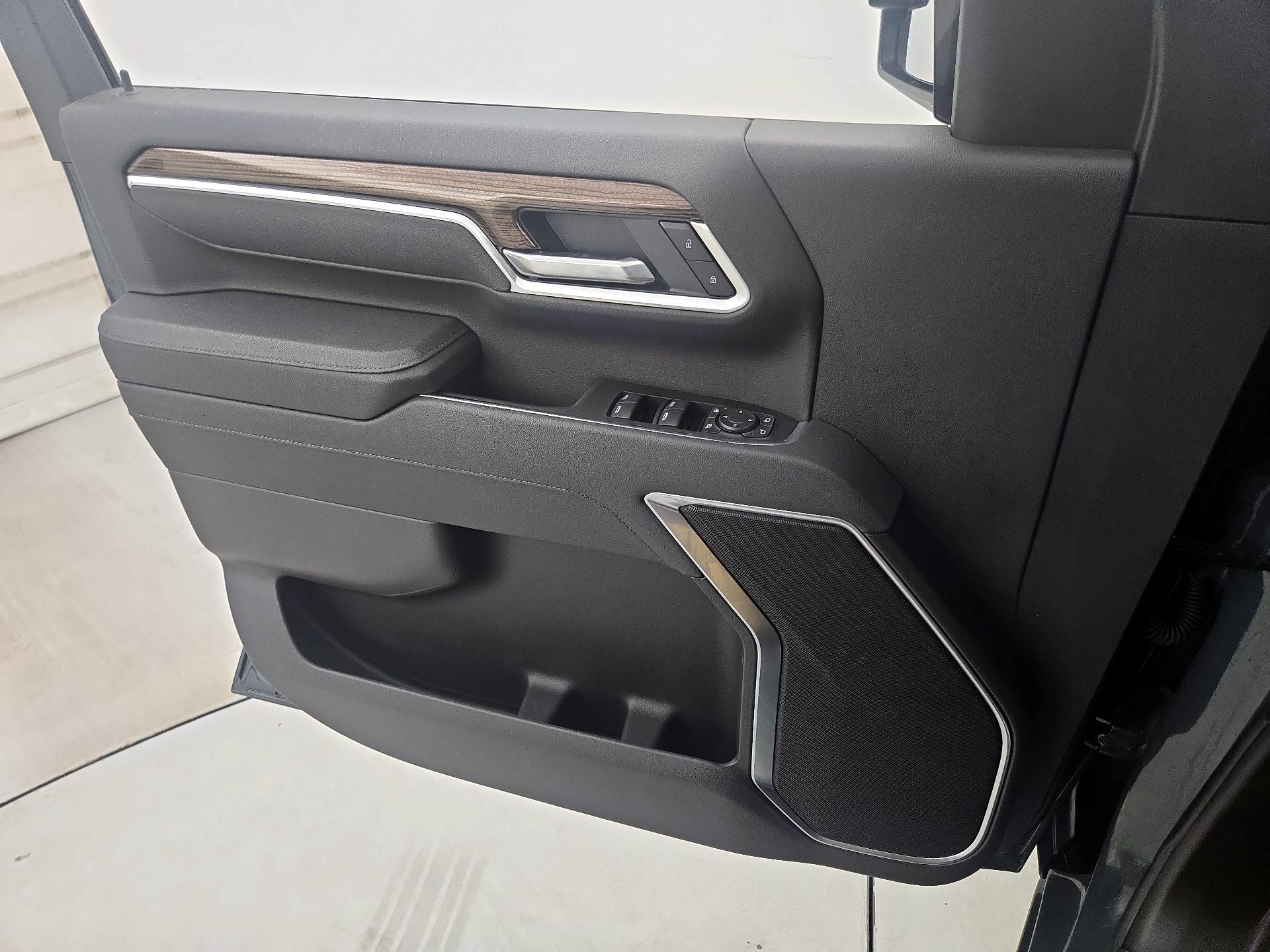 Thumbnail: 2025 Chevrolet Silverado 2500 - 12