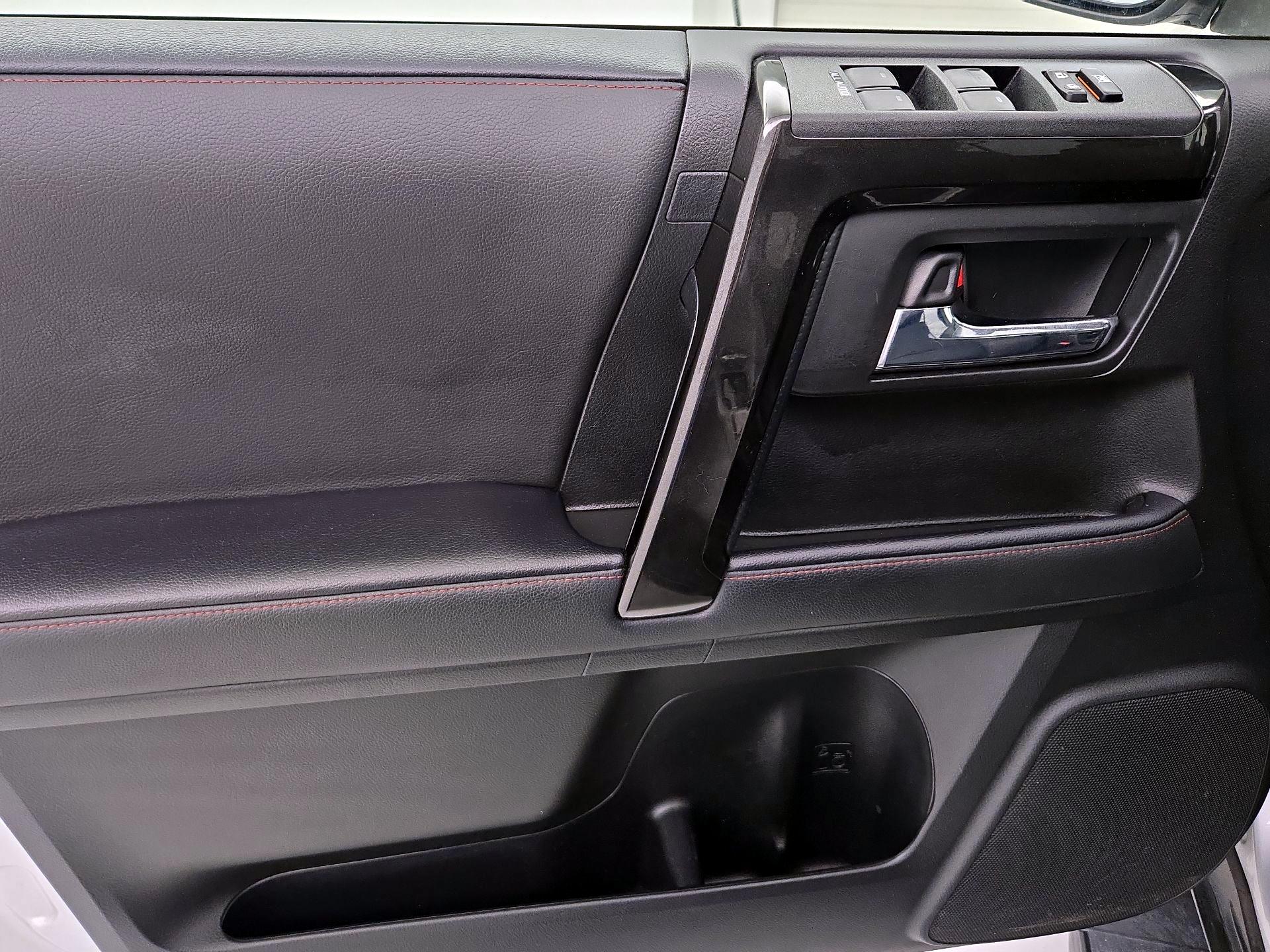Thumbnail: 2021 Toyota 4Runner - 12