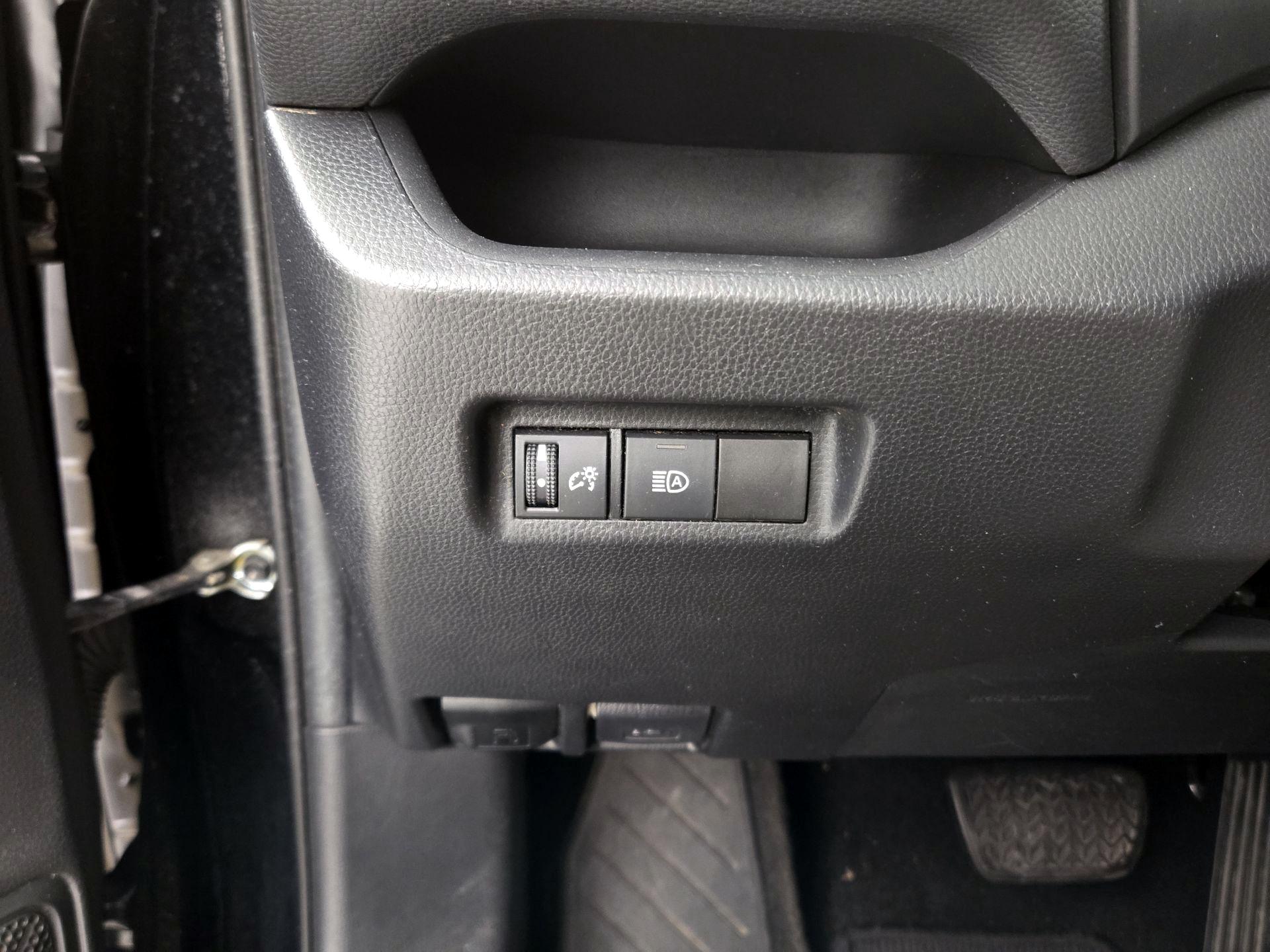 Thumbnail: 2021 Toyota RAV4 - 13