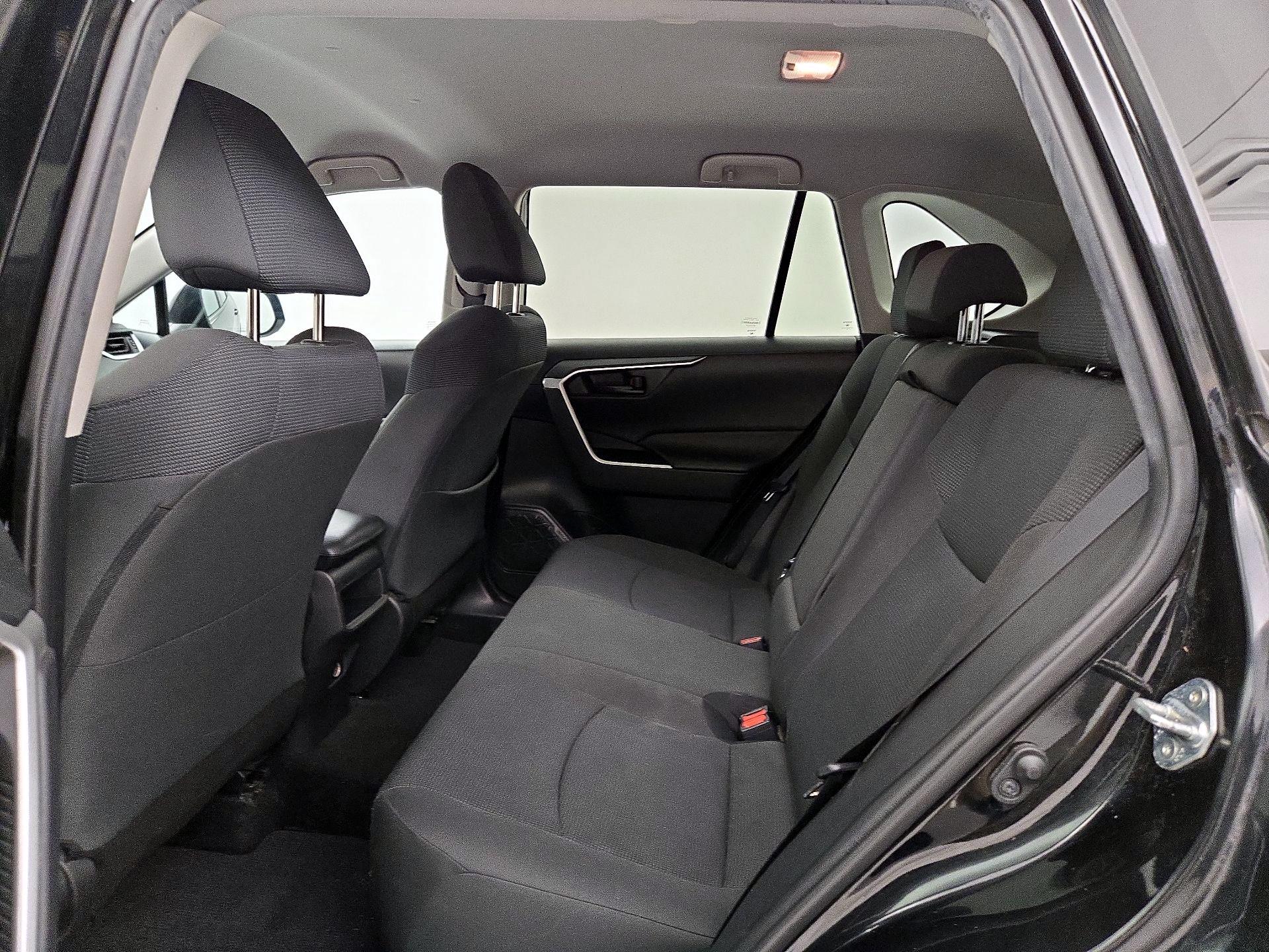 Thumbnail: 2021 Toyota RAV4 - 19