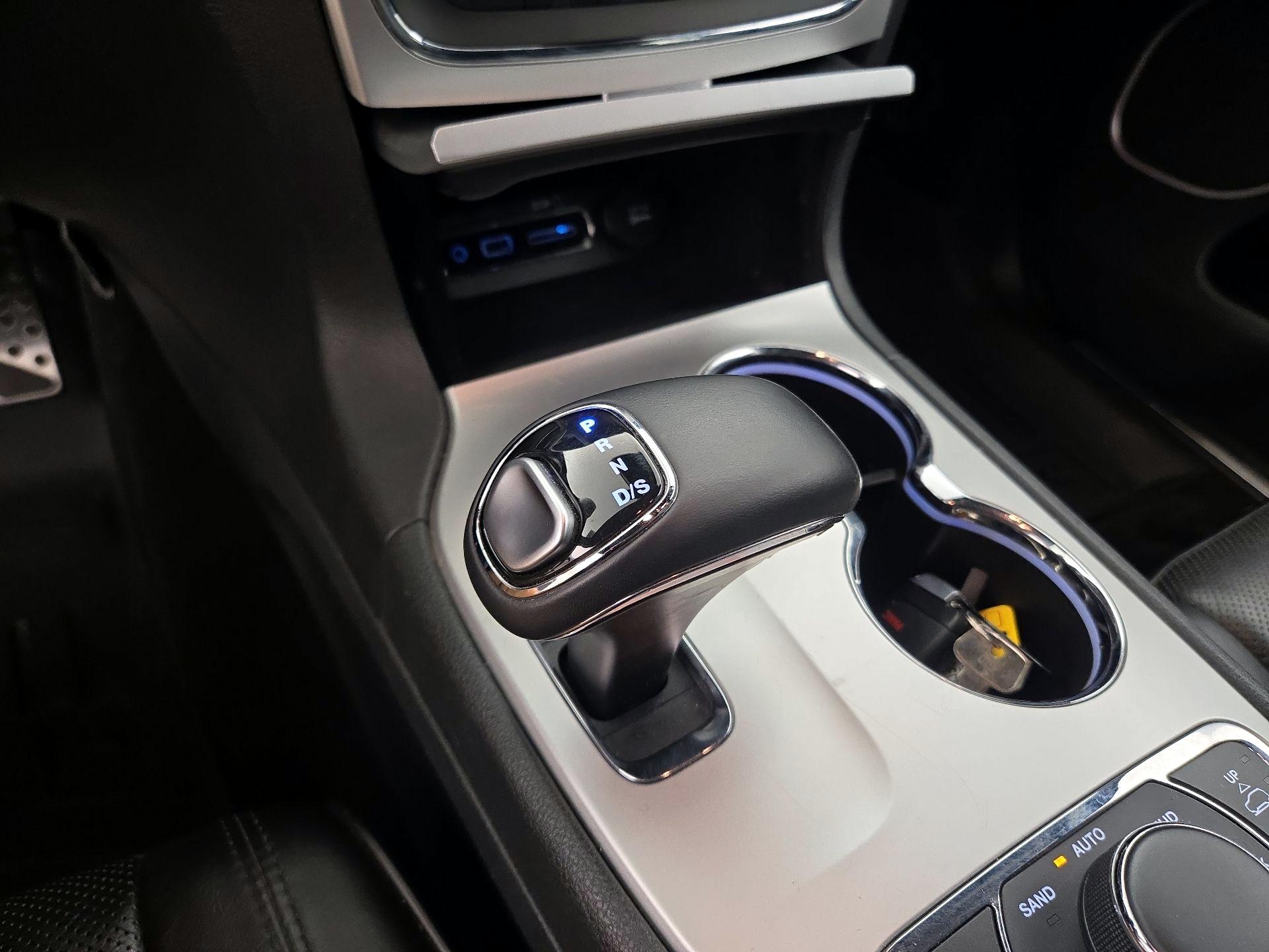 Thumbnail: 2015 Jeep Grand Cherokee - 18