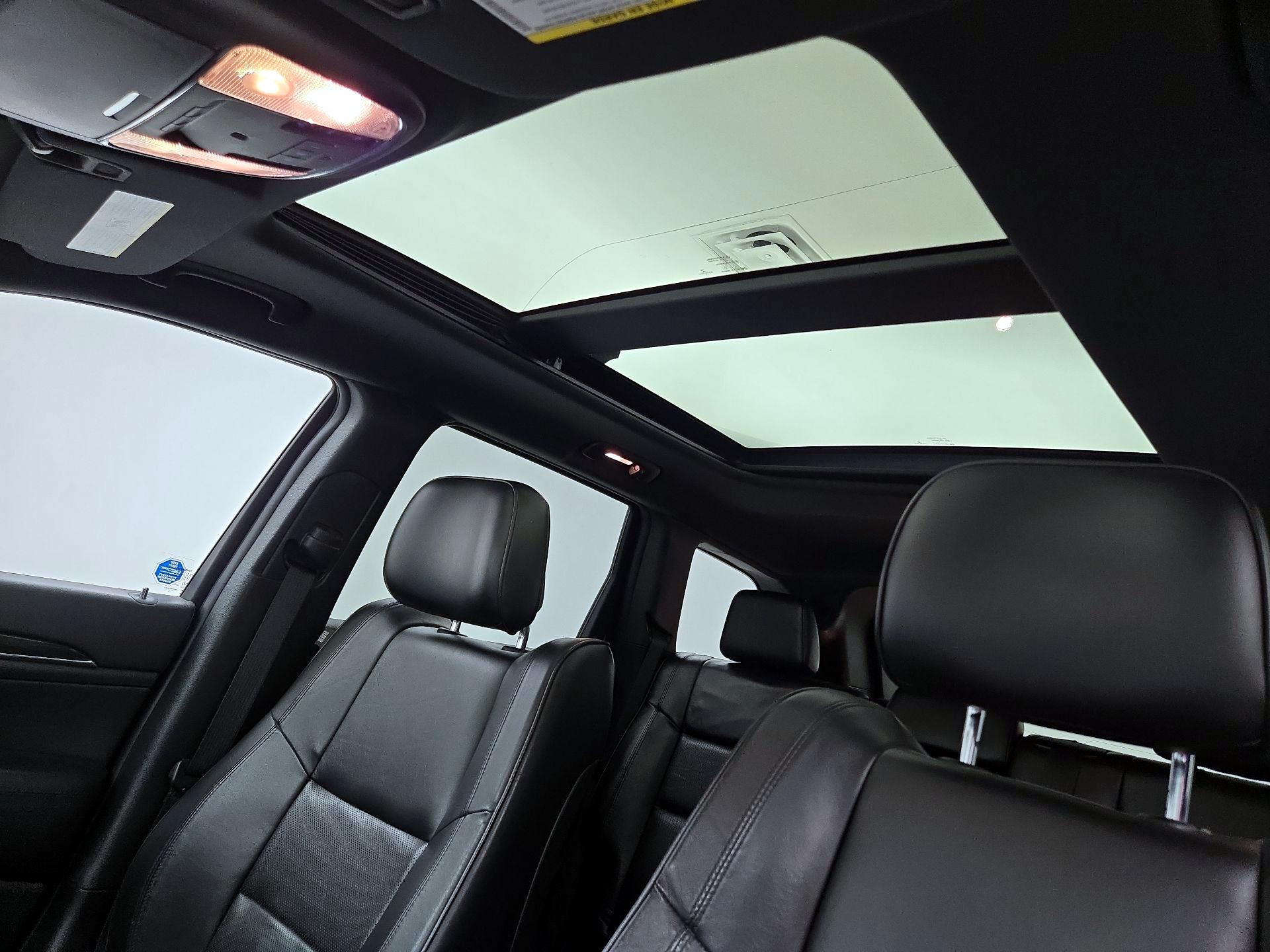 Thumbnail: 2015 Jeep Grand Cherokee - 20