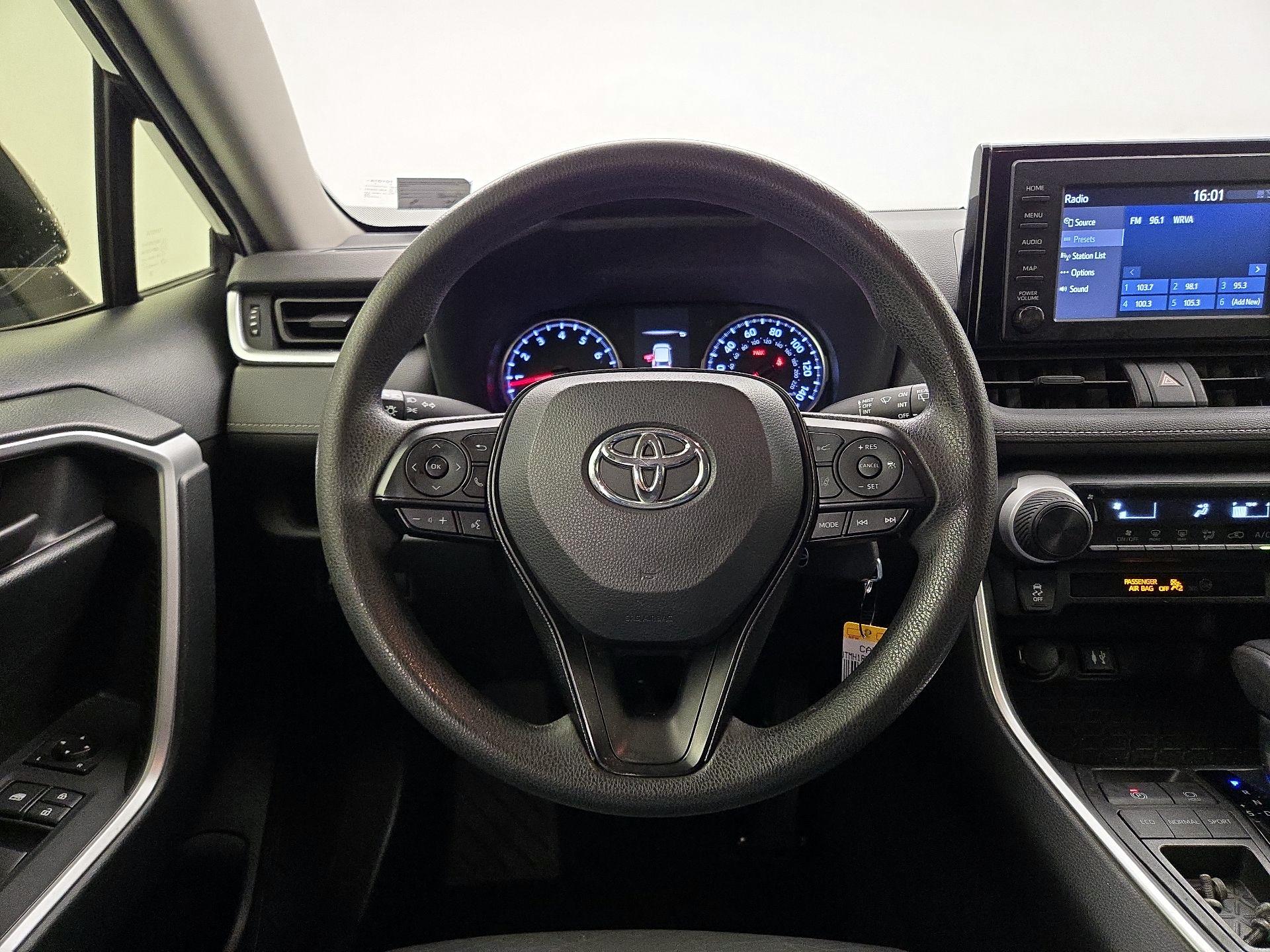 Thumbnail: 2019 Toyota RAV4 - 10