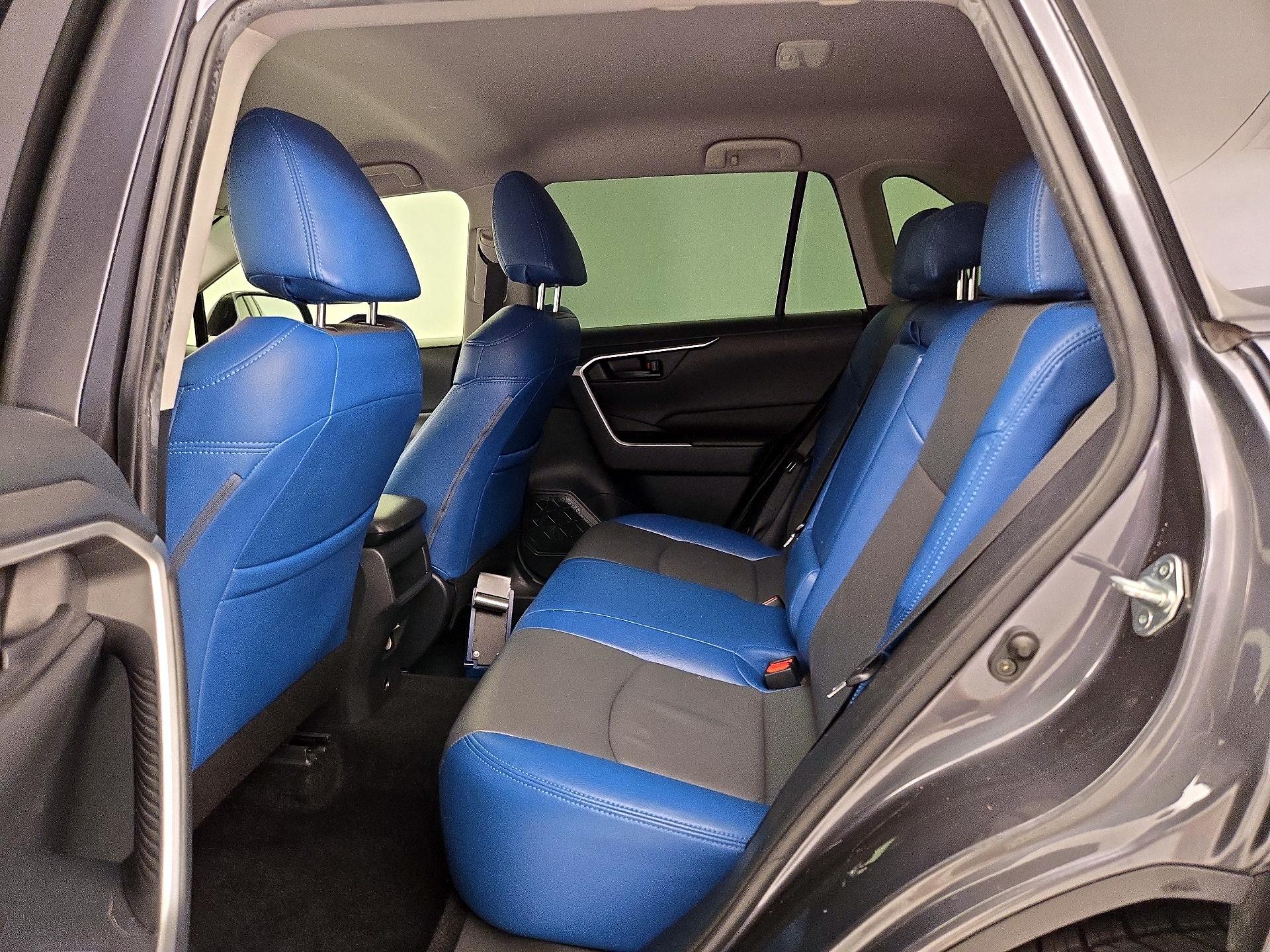 Thumbnail: 2019 Toyota RAV4 - 19