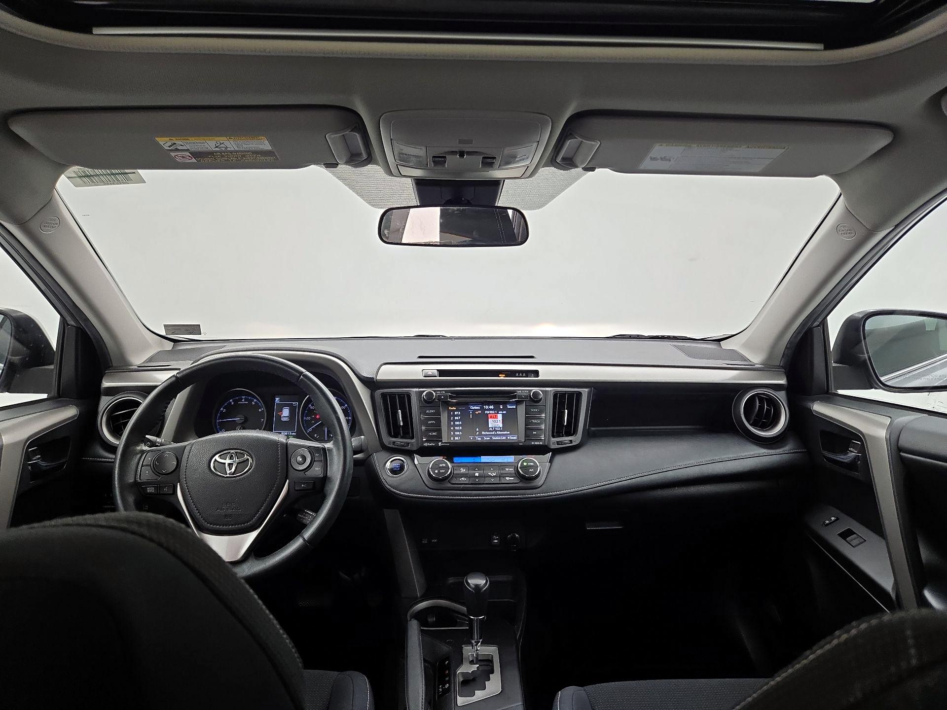 Thumbnail: 2018 Toyota RAV4 - 9