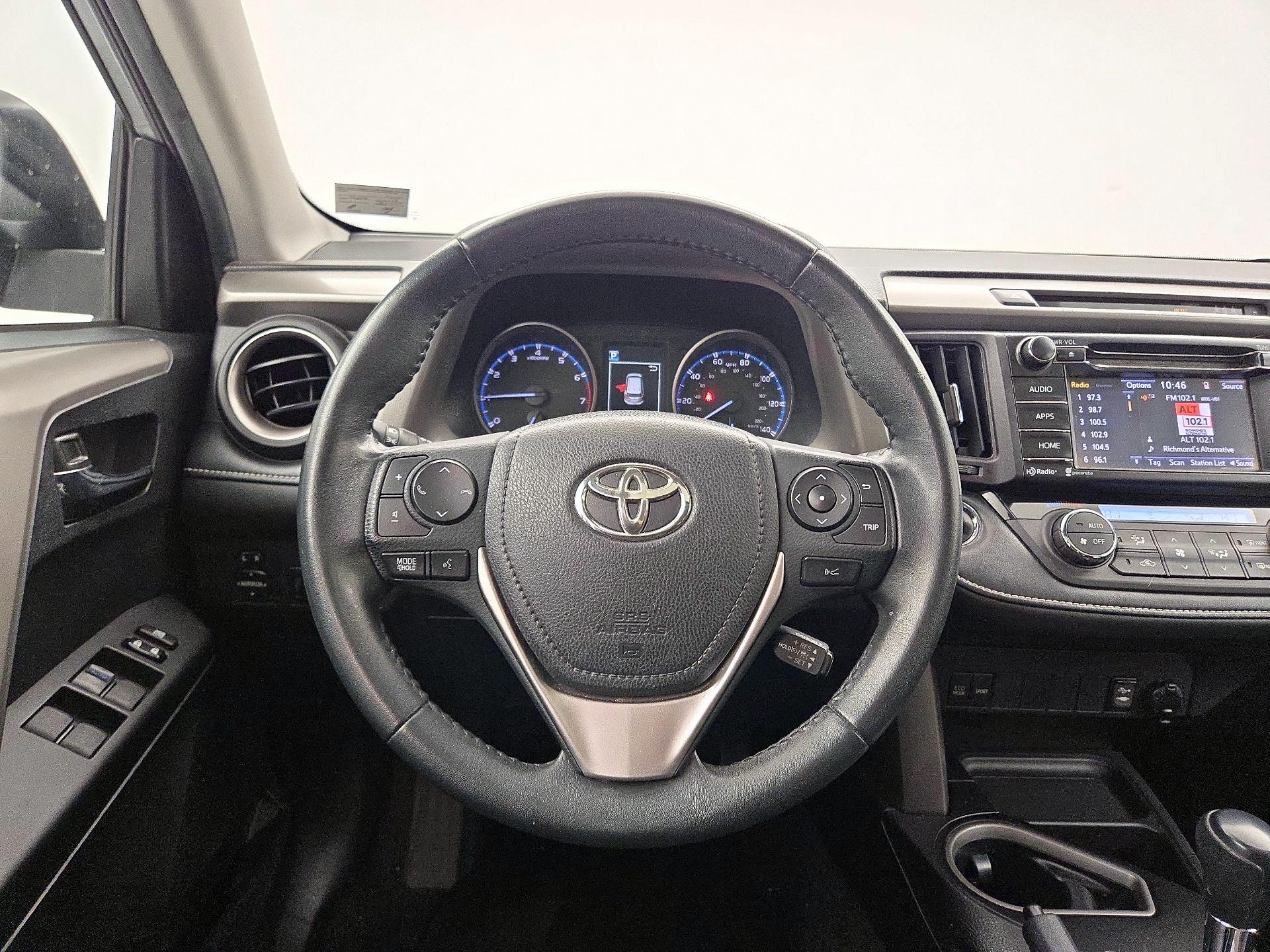 Thumbnail: 2018 Toyota RAV4 - 10