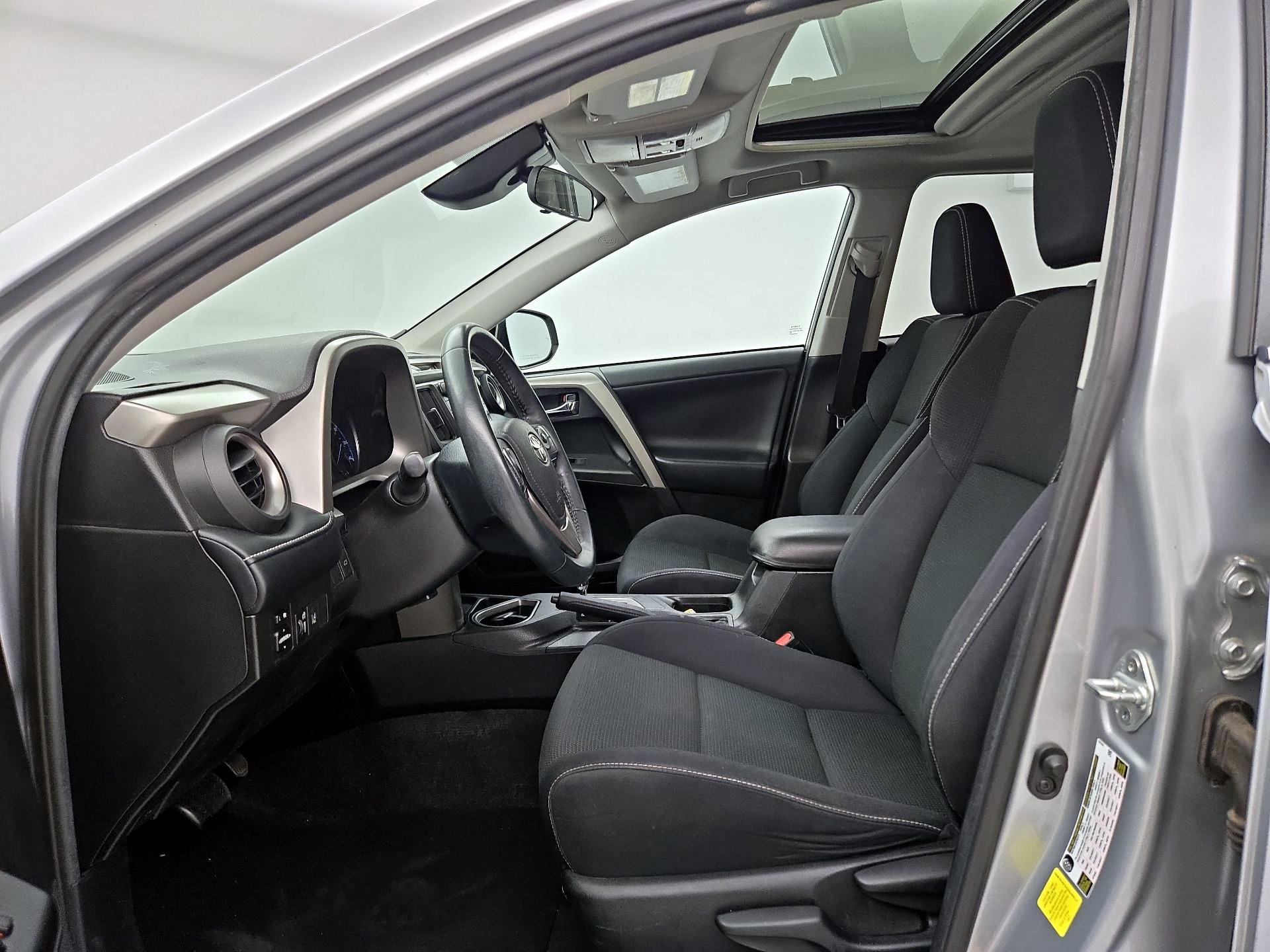 Thumbnail: 2018 Toyota RAV4 - 11