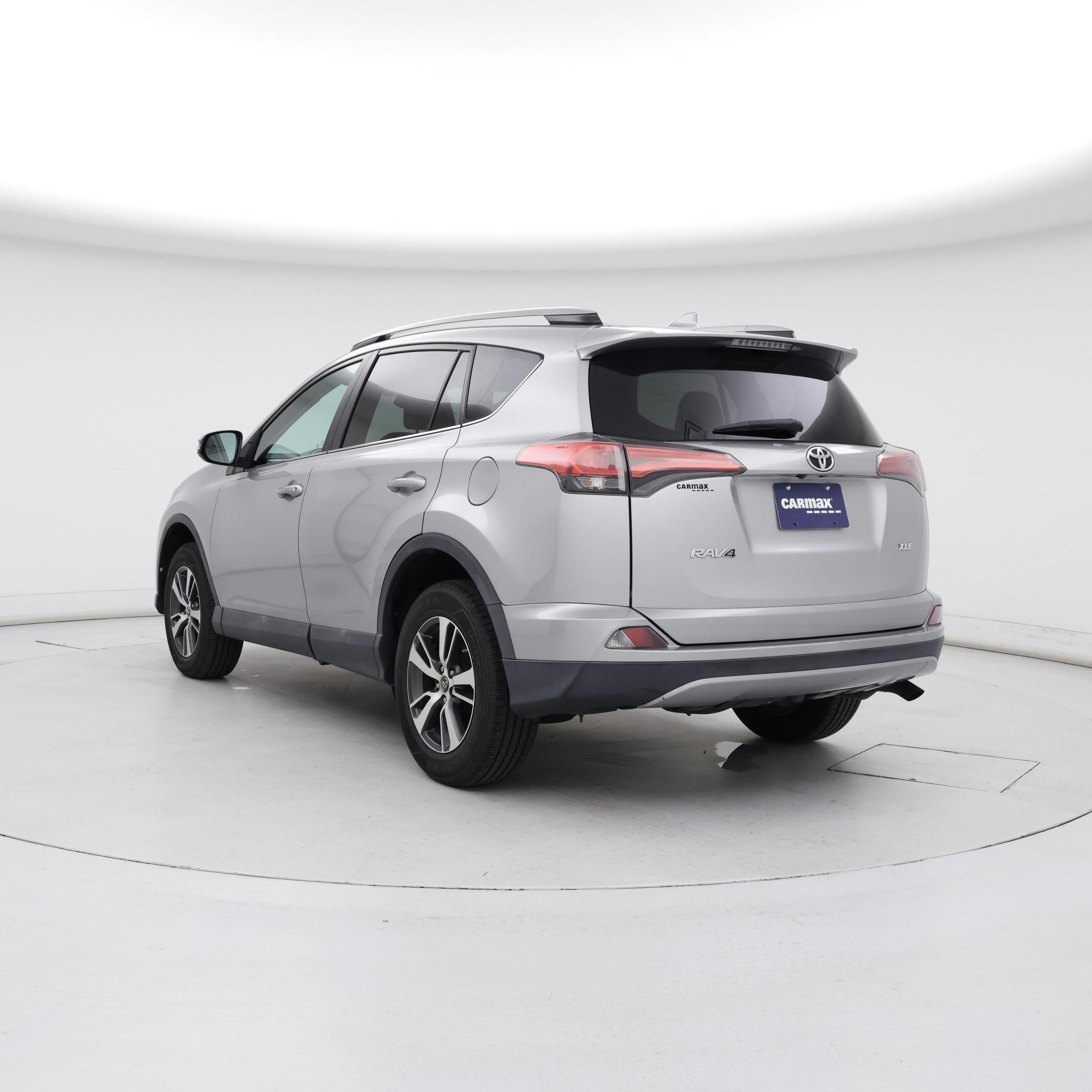 Thumbnail: 2018 Toyota RAV4 - 2