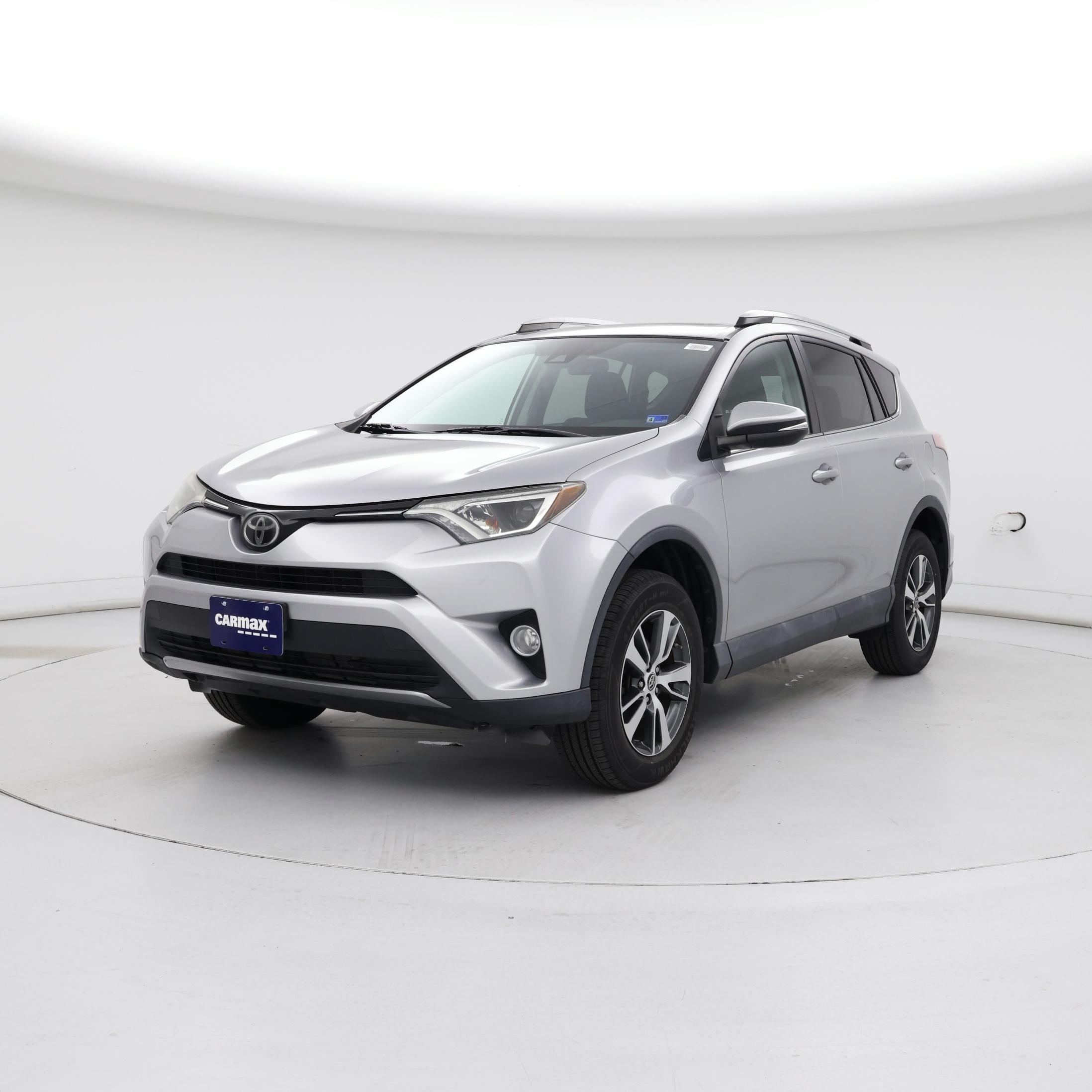 Thumbnail: 2018 Toyota RAV4 - 4