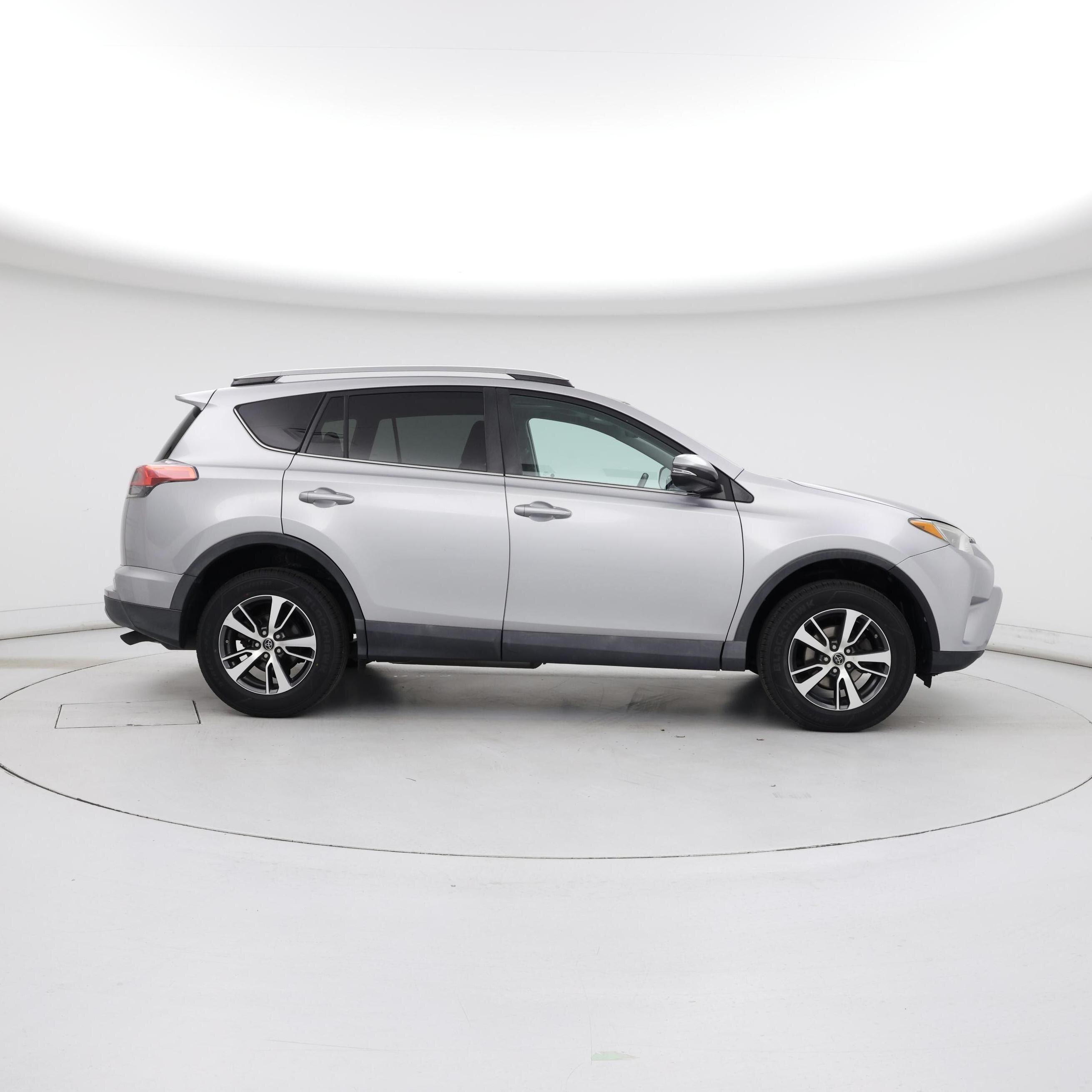 Thumbnail: 2018 Toyota RAV4 - 7