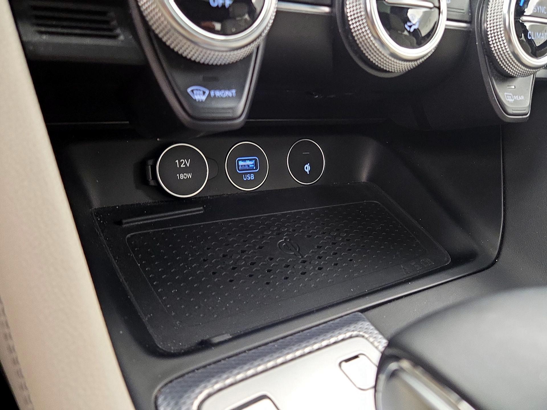 Thumbnail: 2022 Genesis G70 - 19