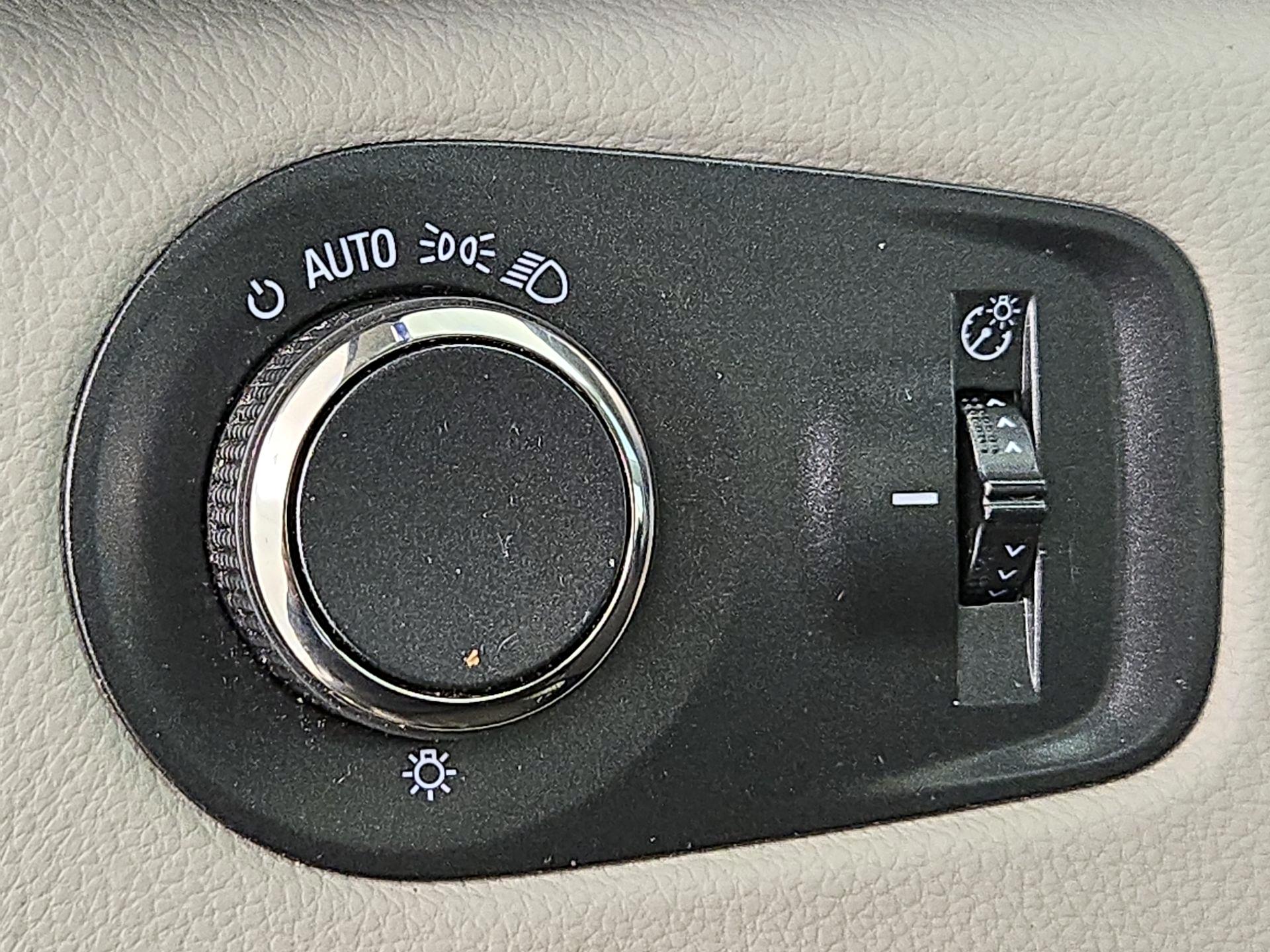 Thumbnail: 2016 Cadillac SRX - 13