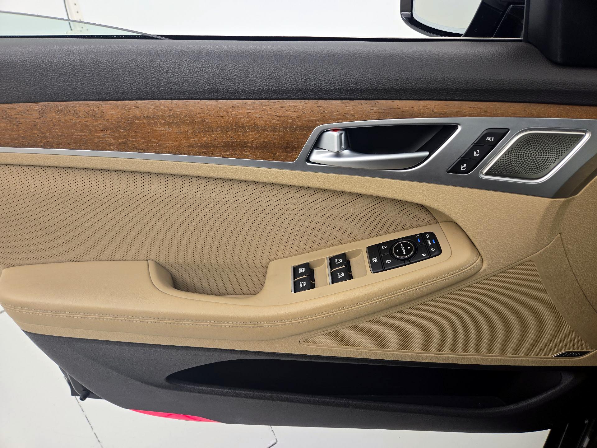 Thumbnail: 2018 Genesis G80 - 12