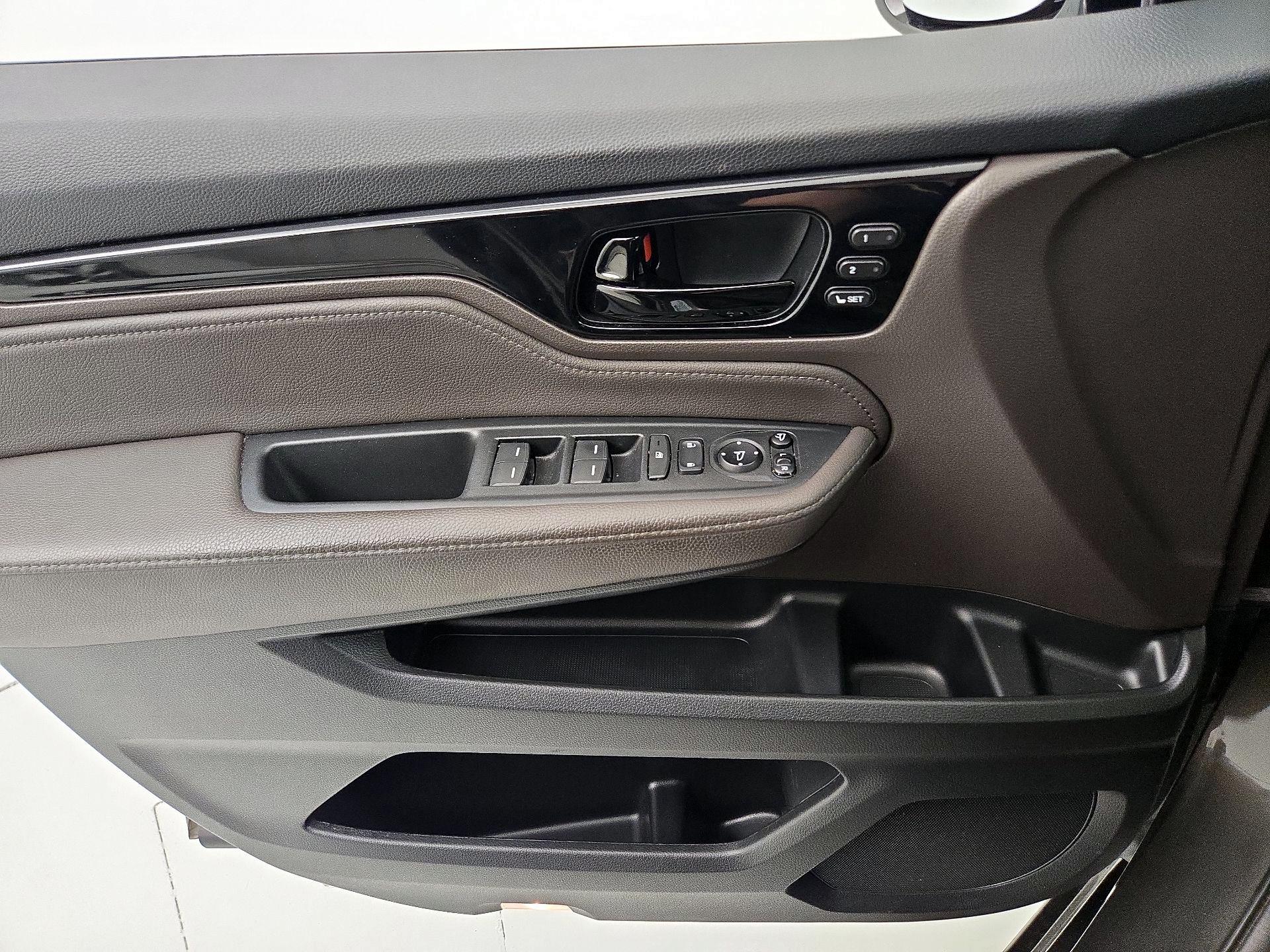 Thumbnail: 2019 Honda Odyssey - 12