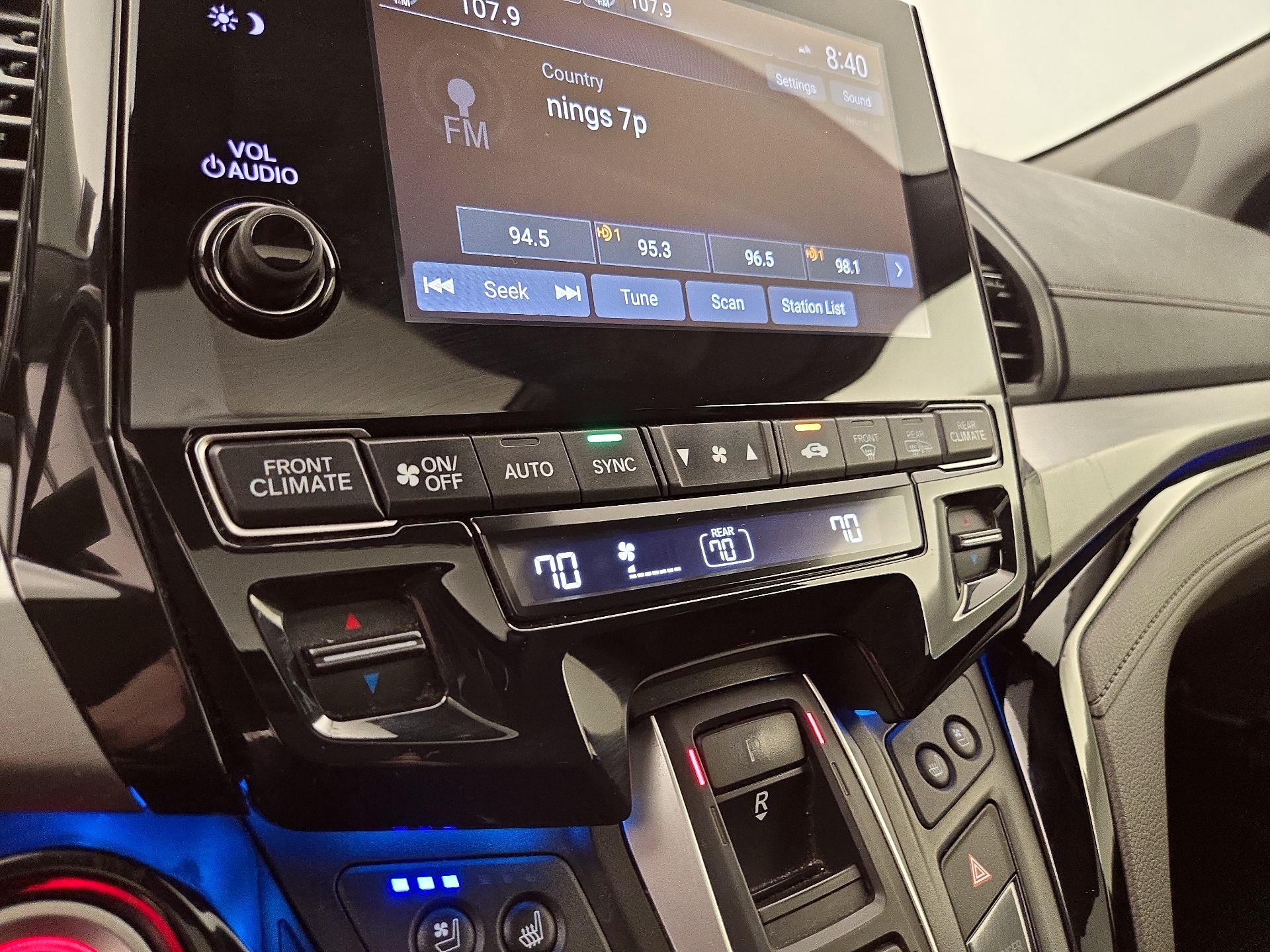 Thumbnail: 2019 Honda Odyssey - 17