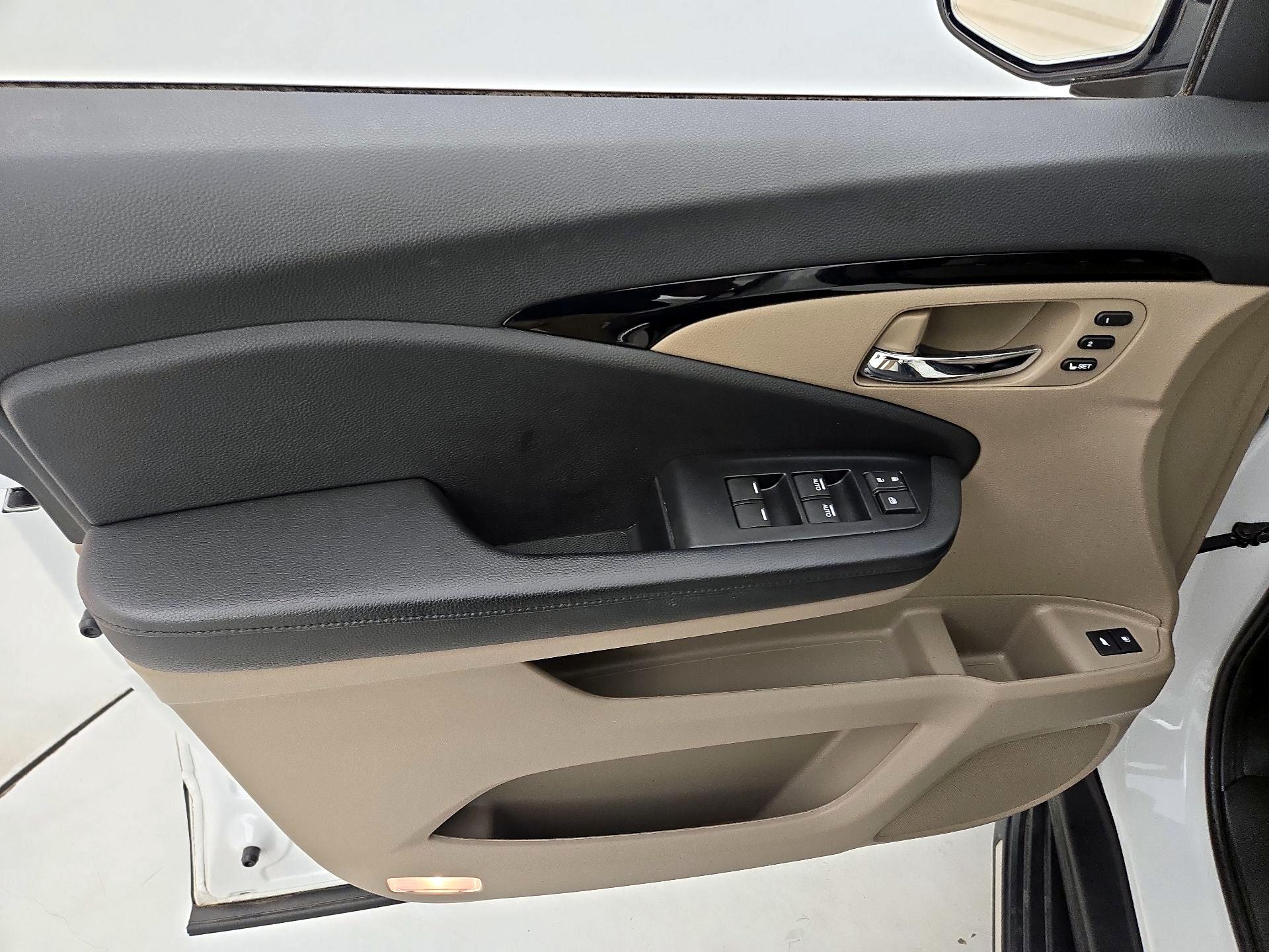 Thumbnail: 2021 Honda Pilot - 12