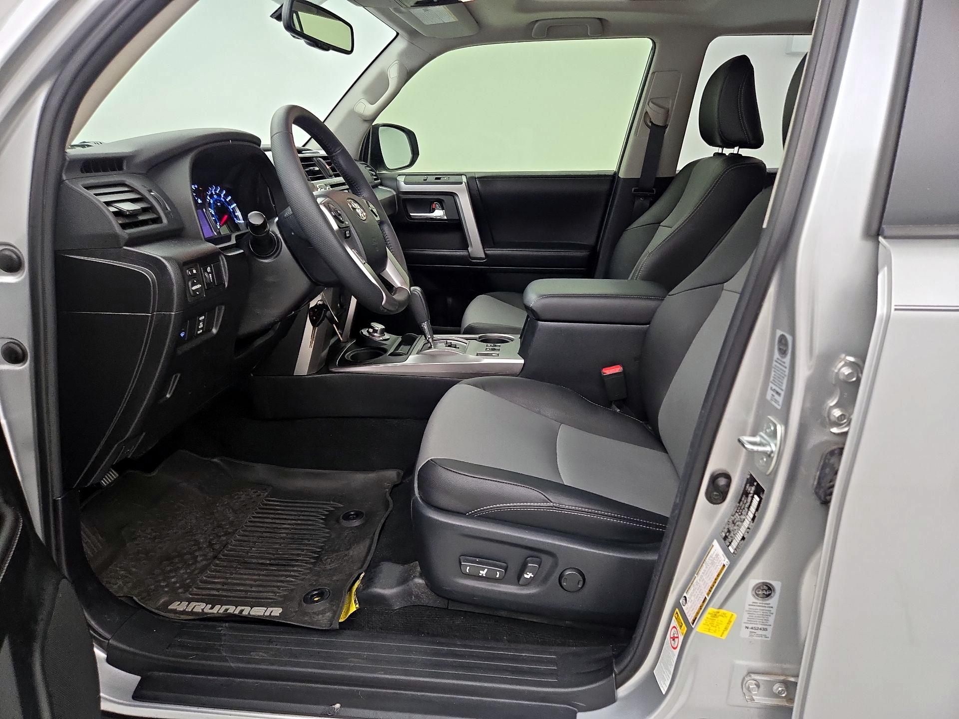 Thumbnail: 2016 Toyota 4Runner - 11
