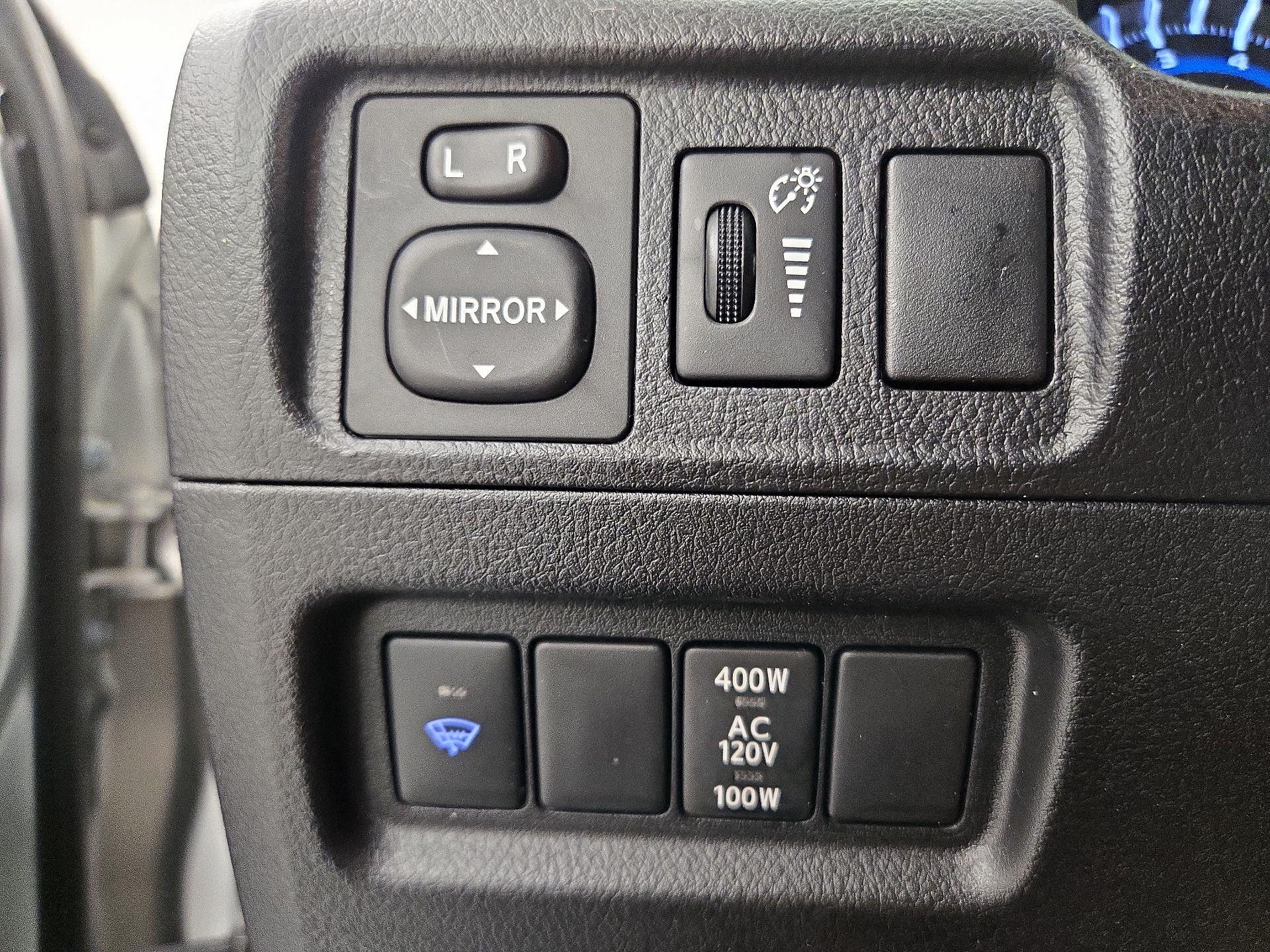 Thumbnail: 2016 Toyota 4Runner - 13