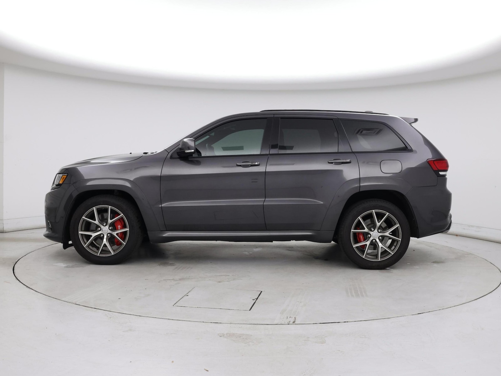 2017 Jeep Grand Cherokee SRT - Photo 4
