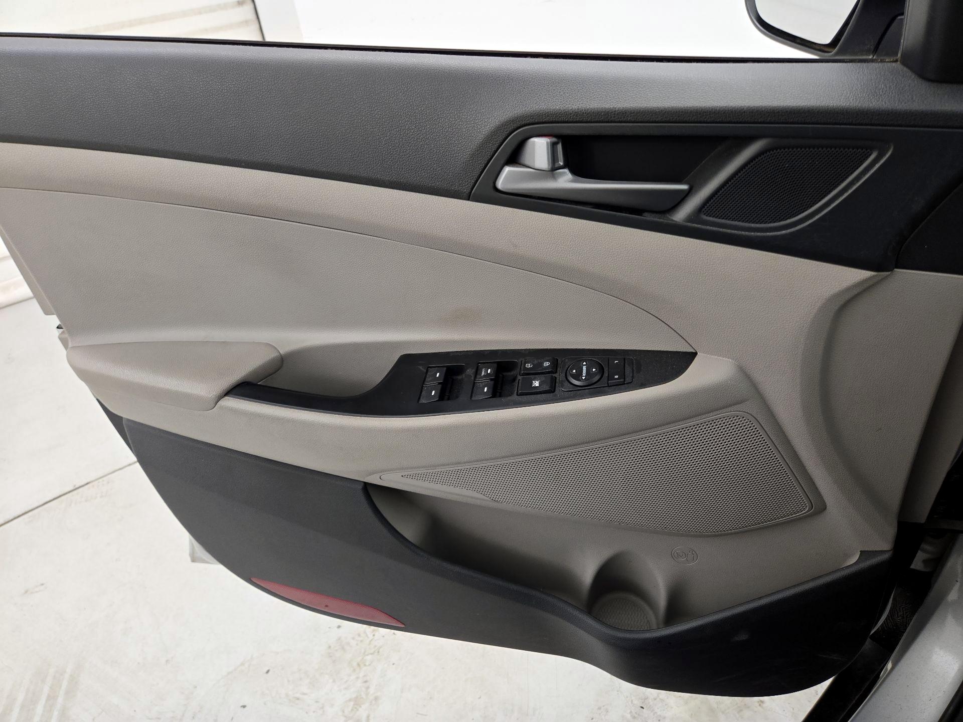Thumbnail: 2017 Hyundai Tucson - 12