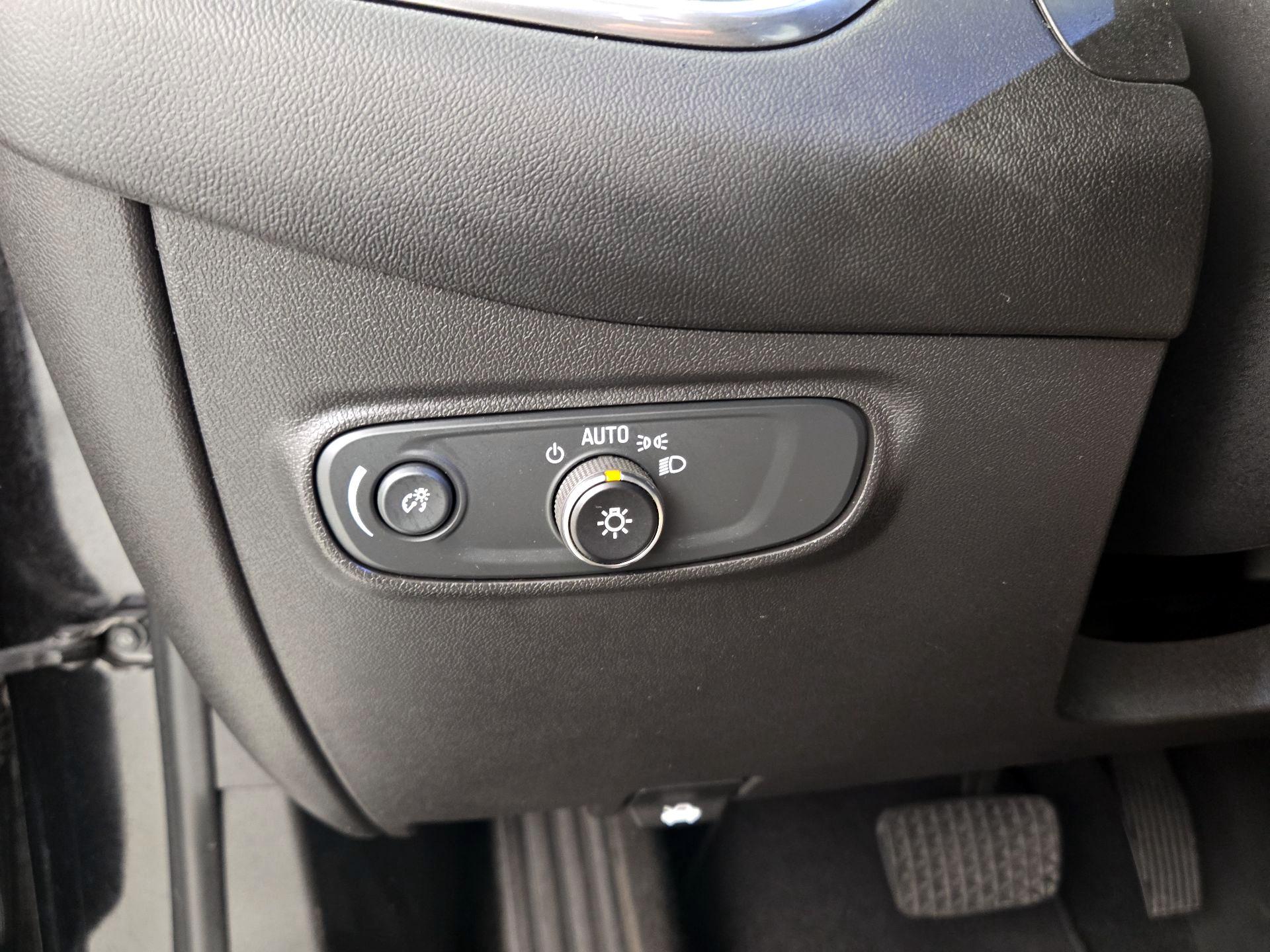 Thumbnail: 2019 Chevrolet Equinox - 13