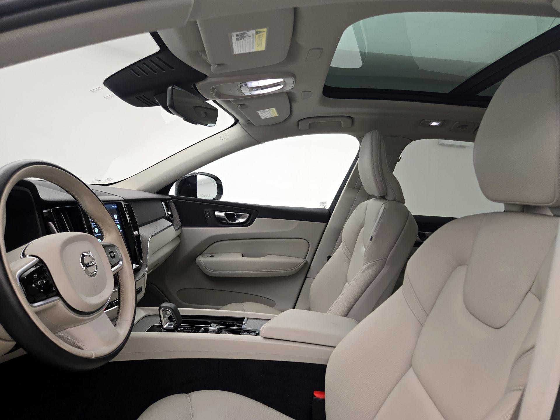 Thumbnail: 2023 Volvo XC60 - 20