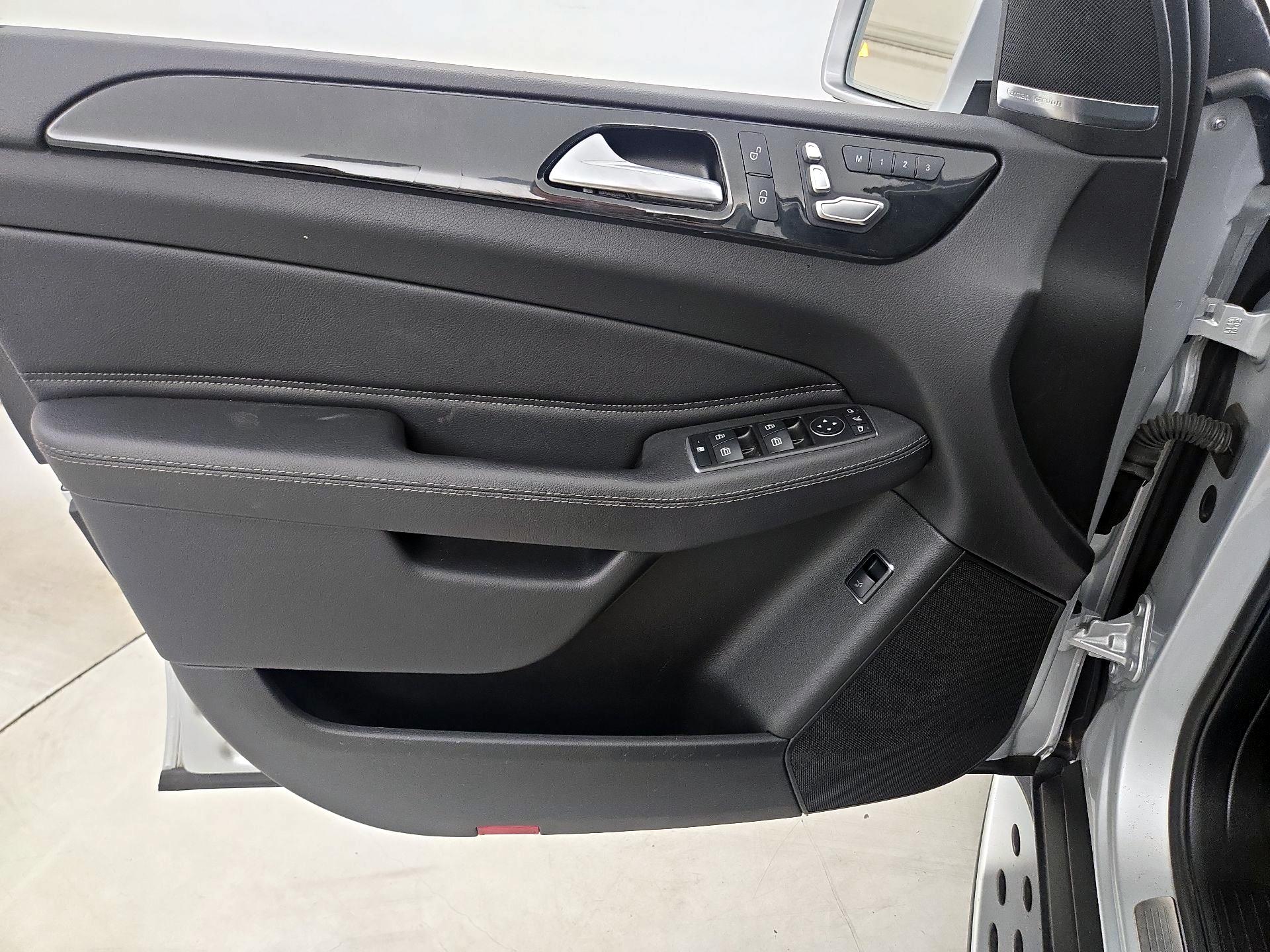 Thumbnail: 2017 Mercedes-Benz GLE - 12