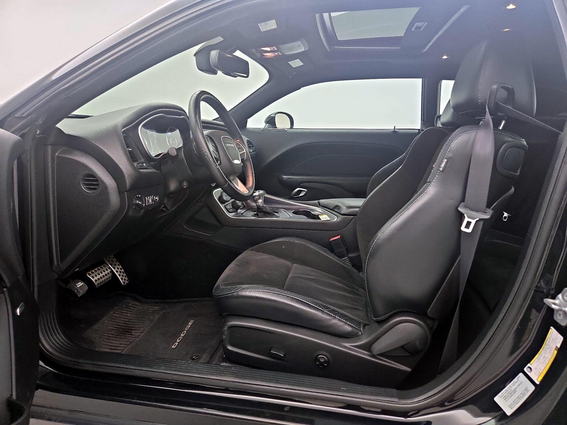 Thumbnail: 2016 Dodge Challenger - 11