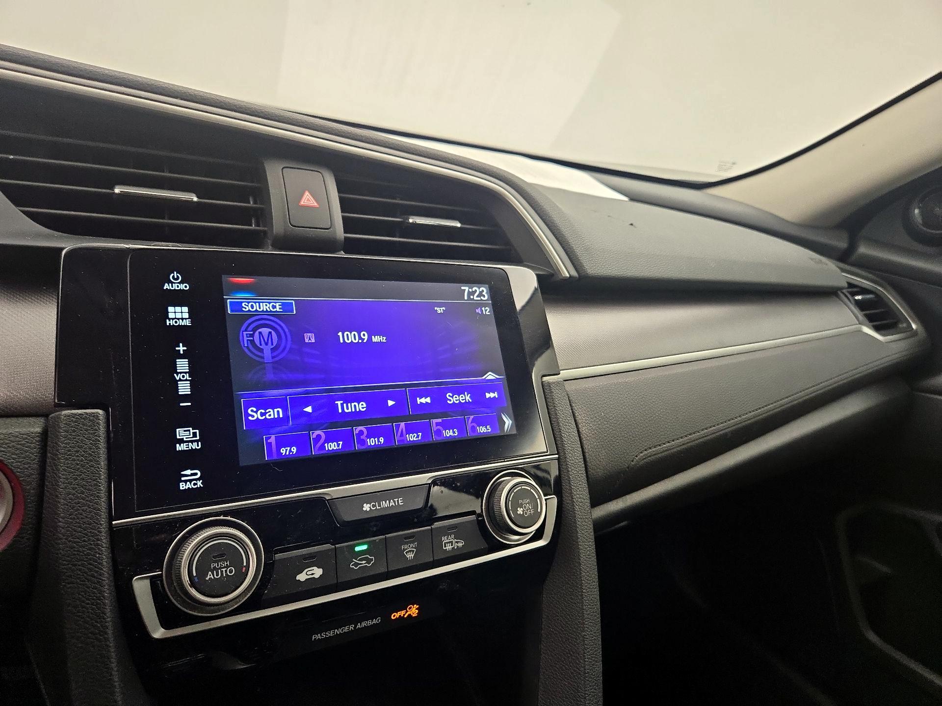 Thumbnail: 2016 Honda Civic - 15