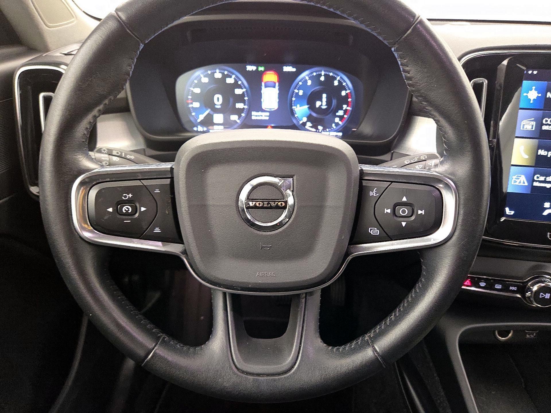 Thumbnail: 2020 Volvo XC40 - 10