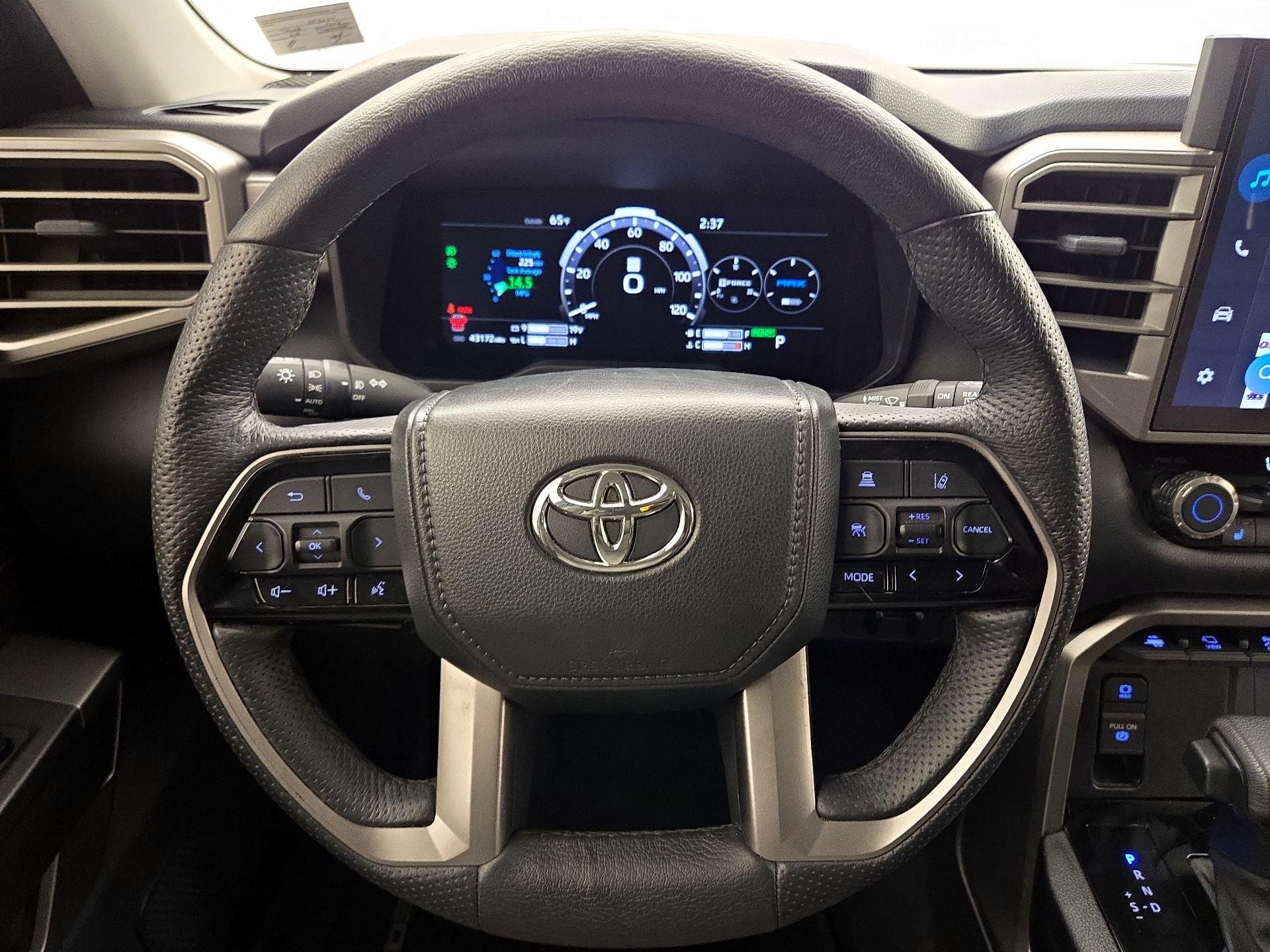 Thumbnail: 2023 Toyota Sequoia - 10