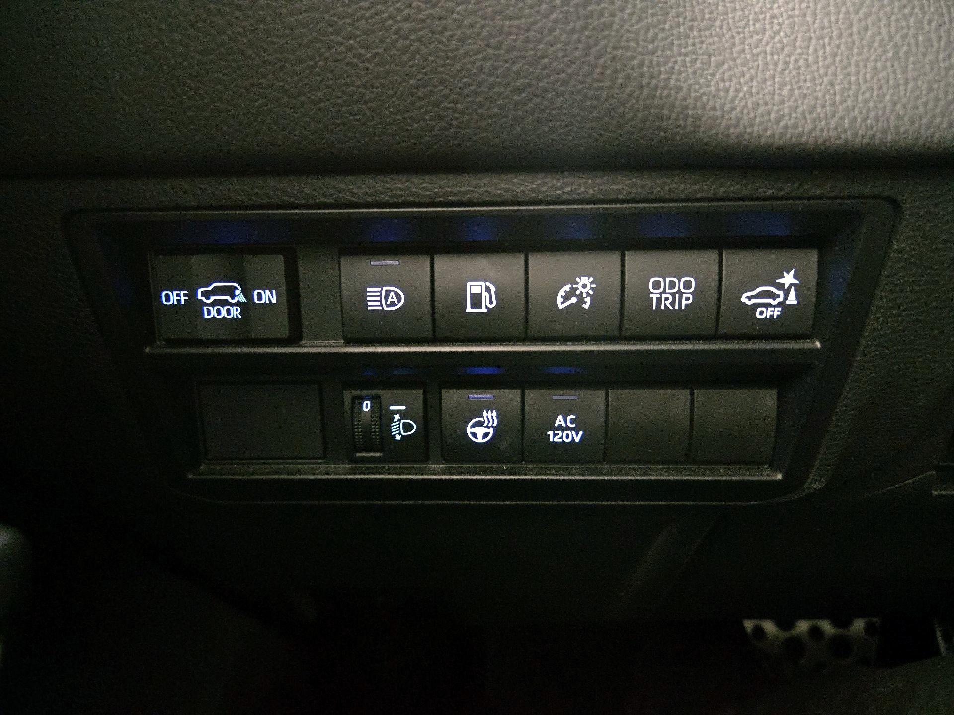 Thumbnail: 2023 Toyota Sequoia - 13