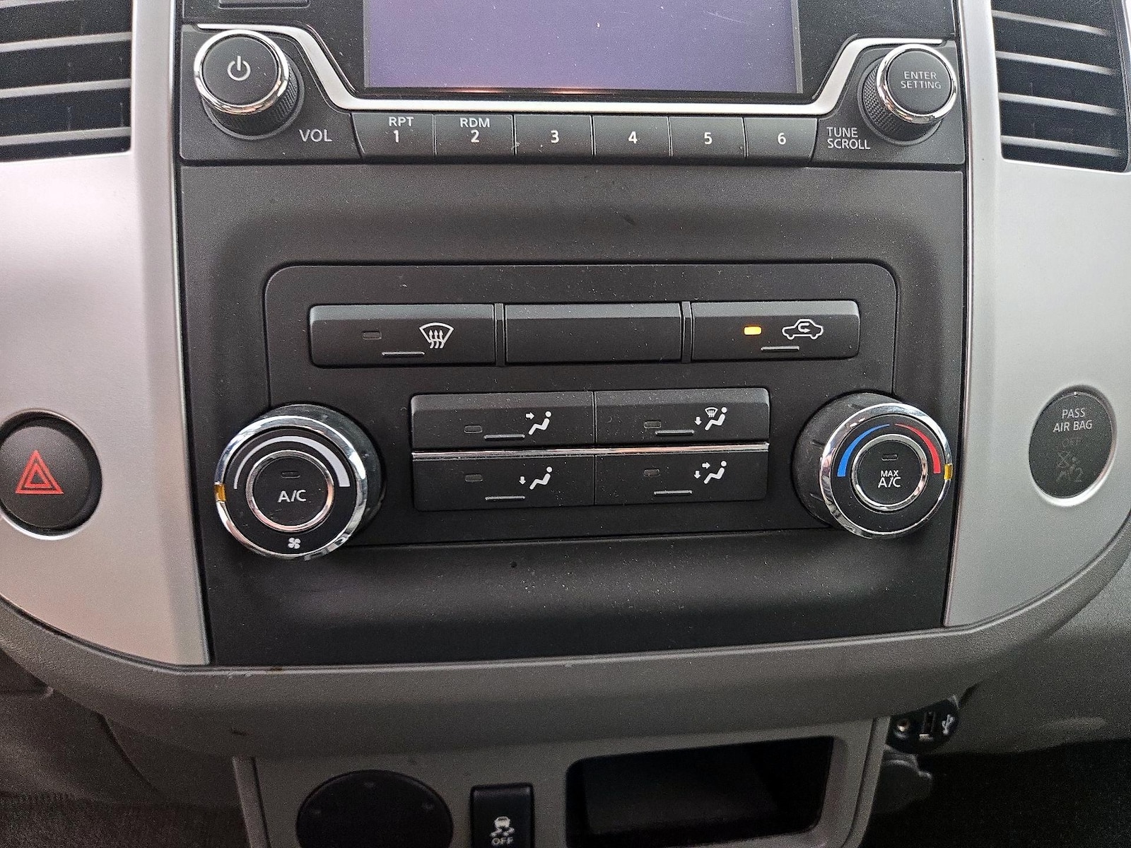 2018 Nissan Frontier SV - Photo 17