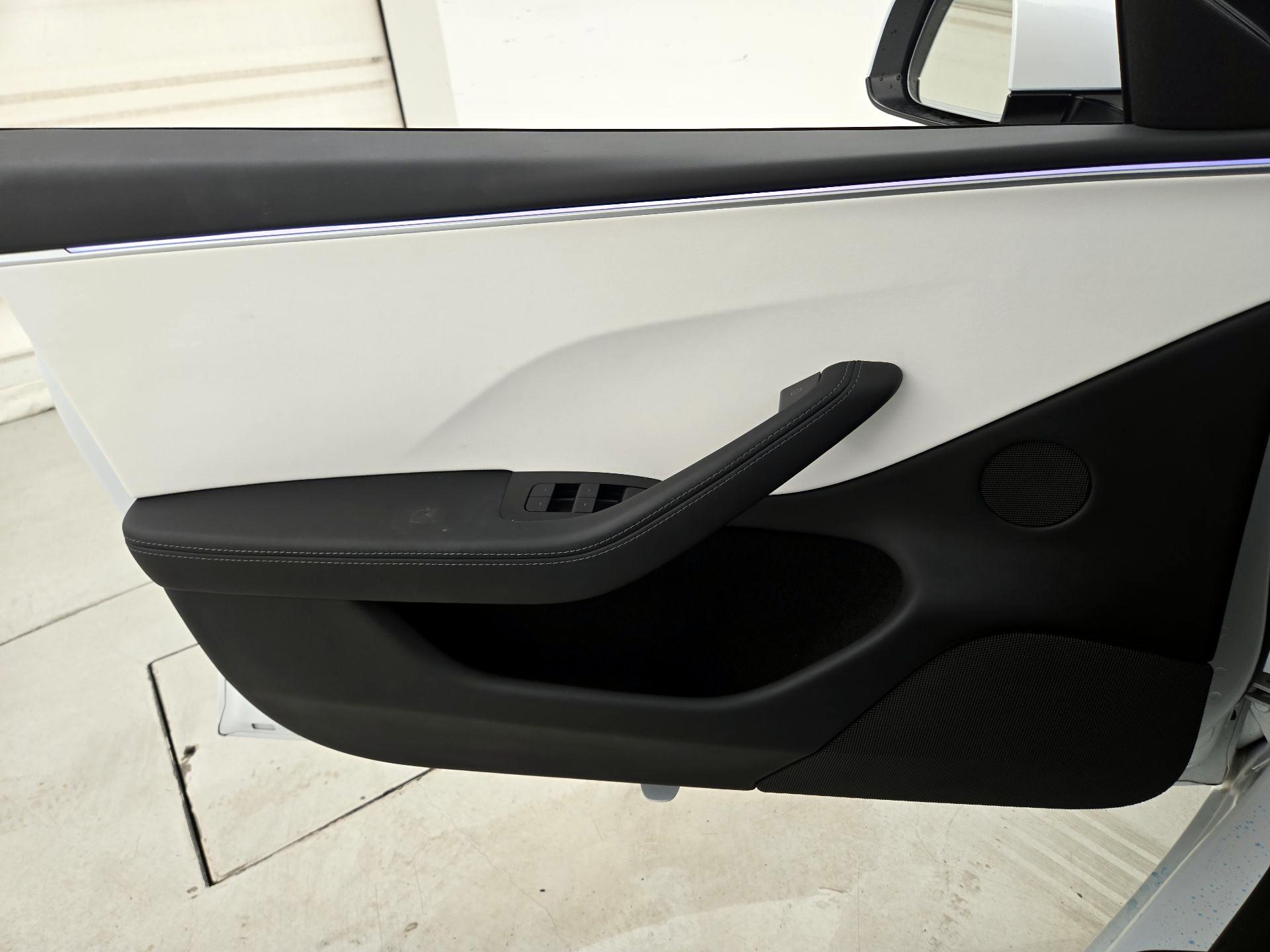 Thumbnail: 2024 Tesla Model 3 - 12