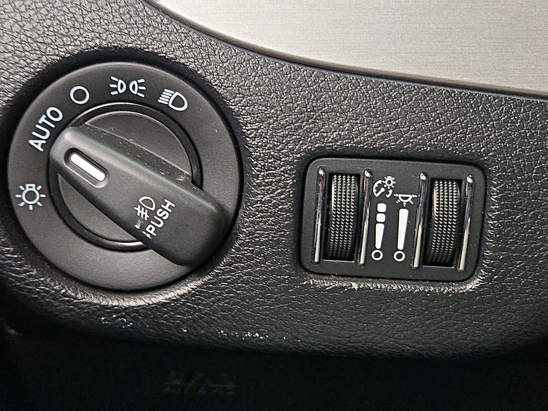 Thumbnail: 2018 Dodge Grand Caravan - 13