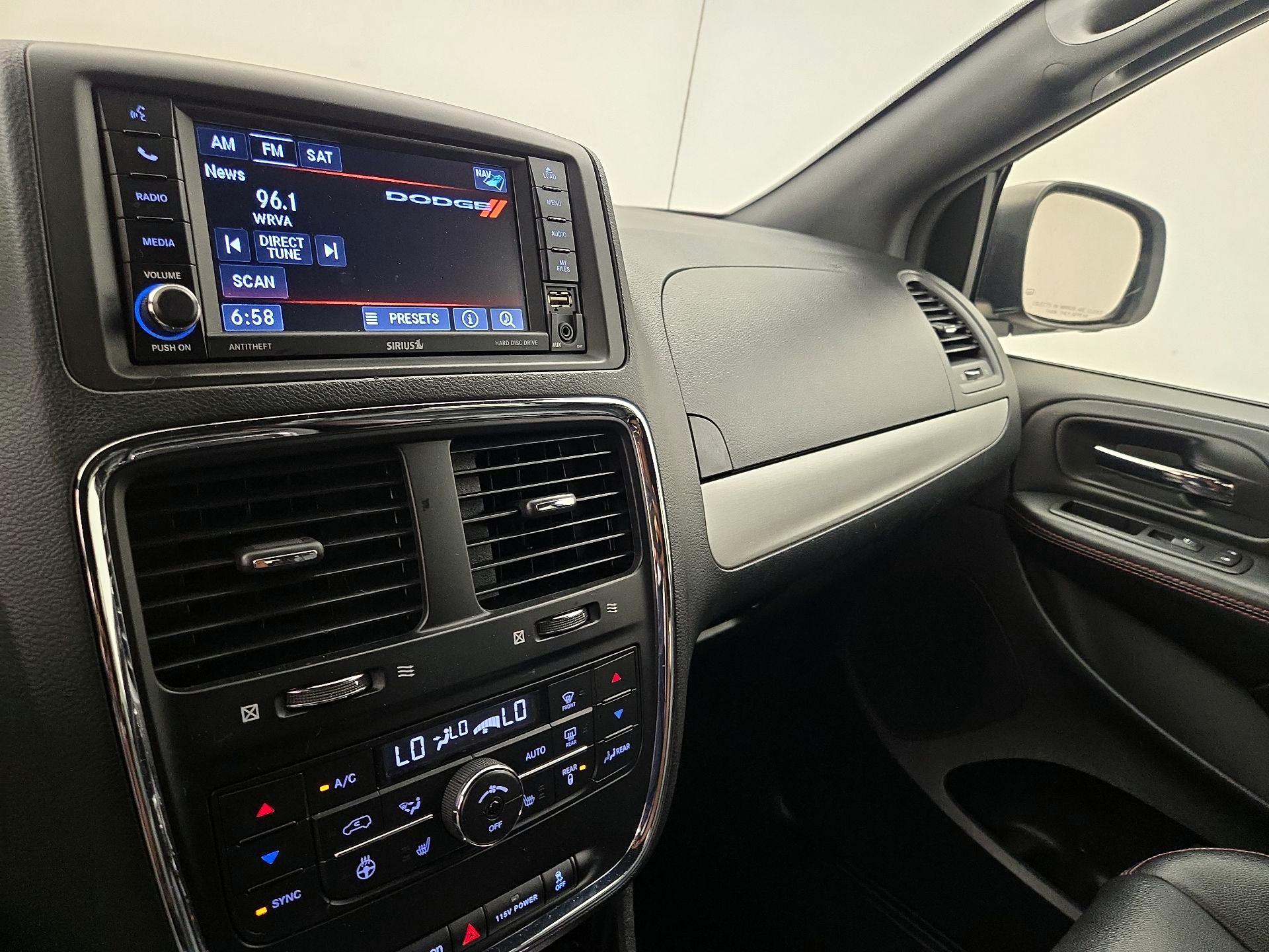 Thumbnail: 2018 Dodge Grand Caravan - 15