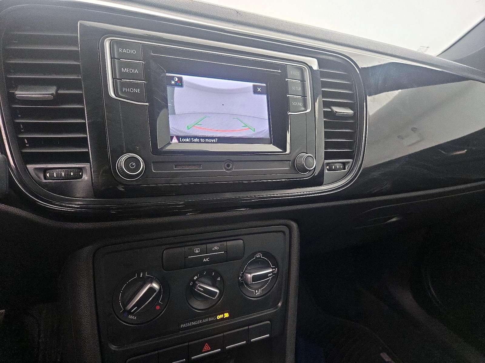 2019 Volkswagen Beetle S - Photo 14