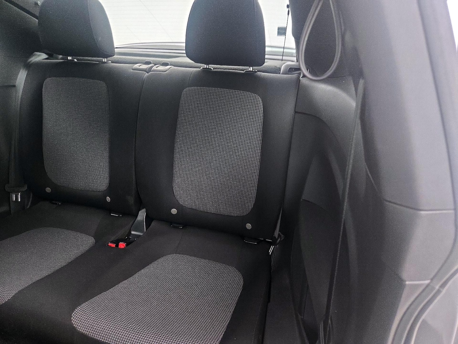 2019 Volkswagen Beetle S - Photo 19