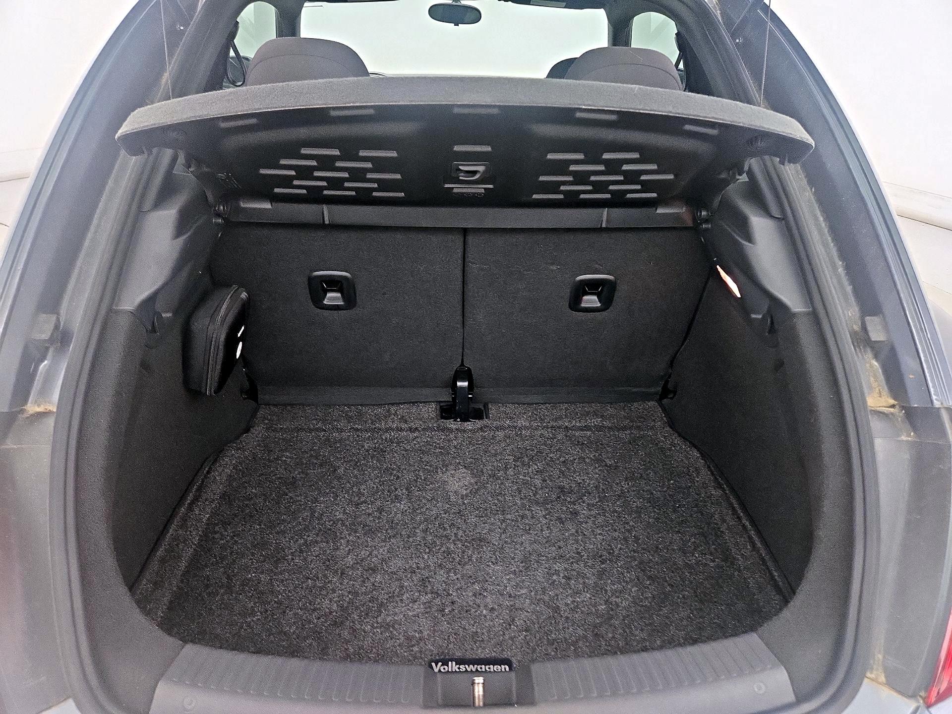 Thumbnail: 2019 Volkswagen Beetle - 19