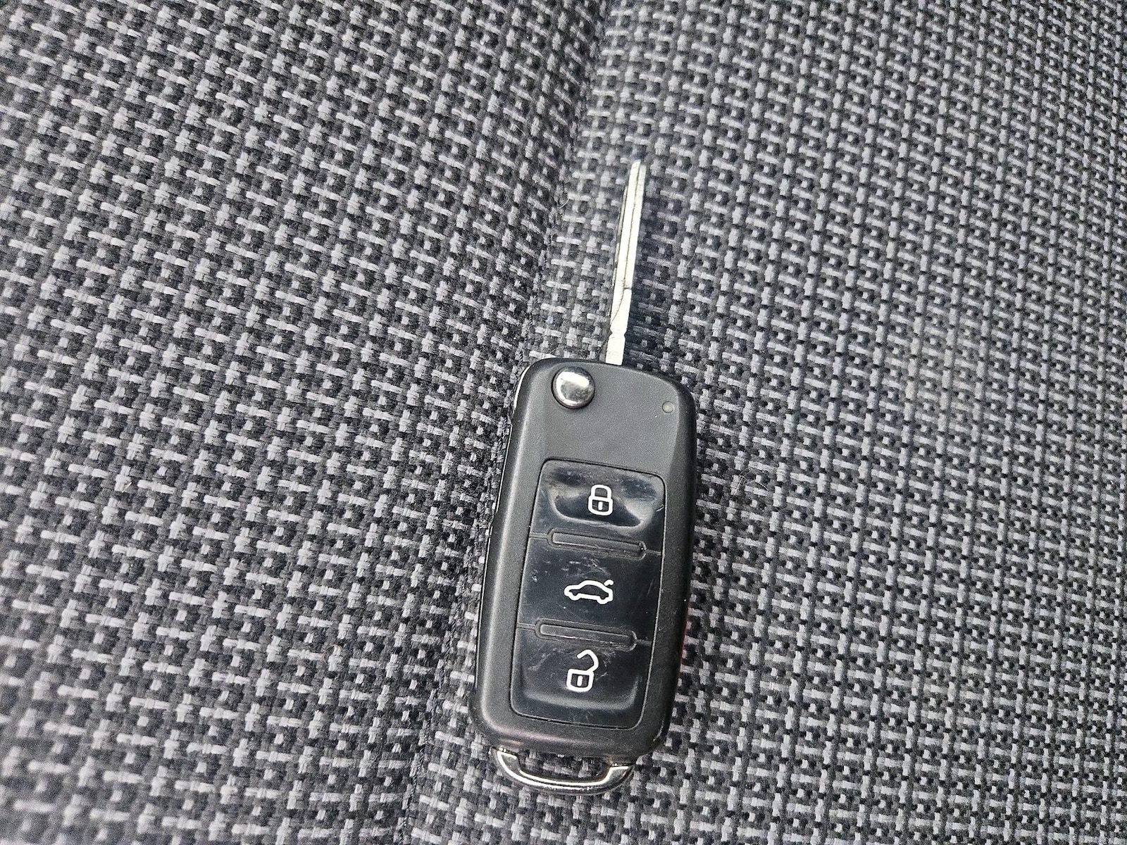 2019 Volkswagen Beetle S - Photo 22